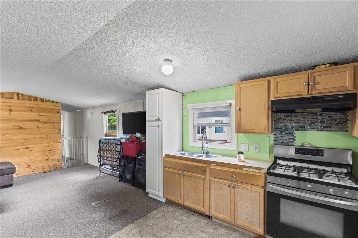 2109 North Road Property Photo 7
