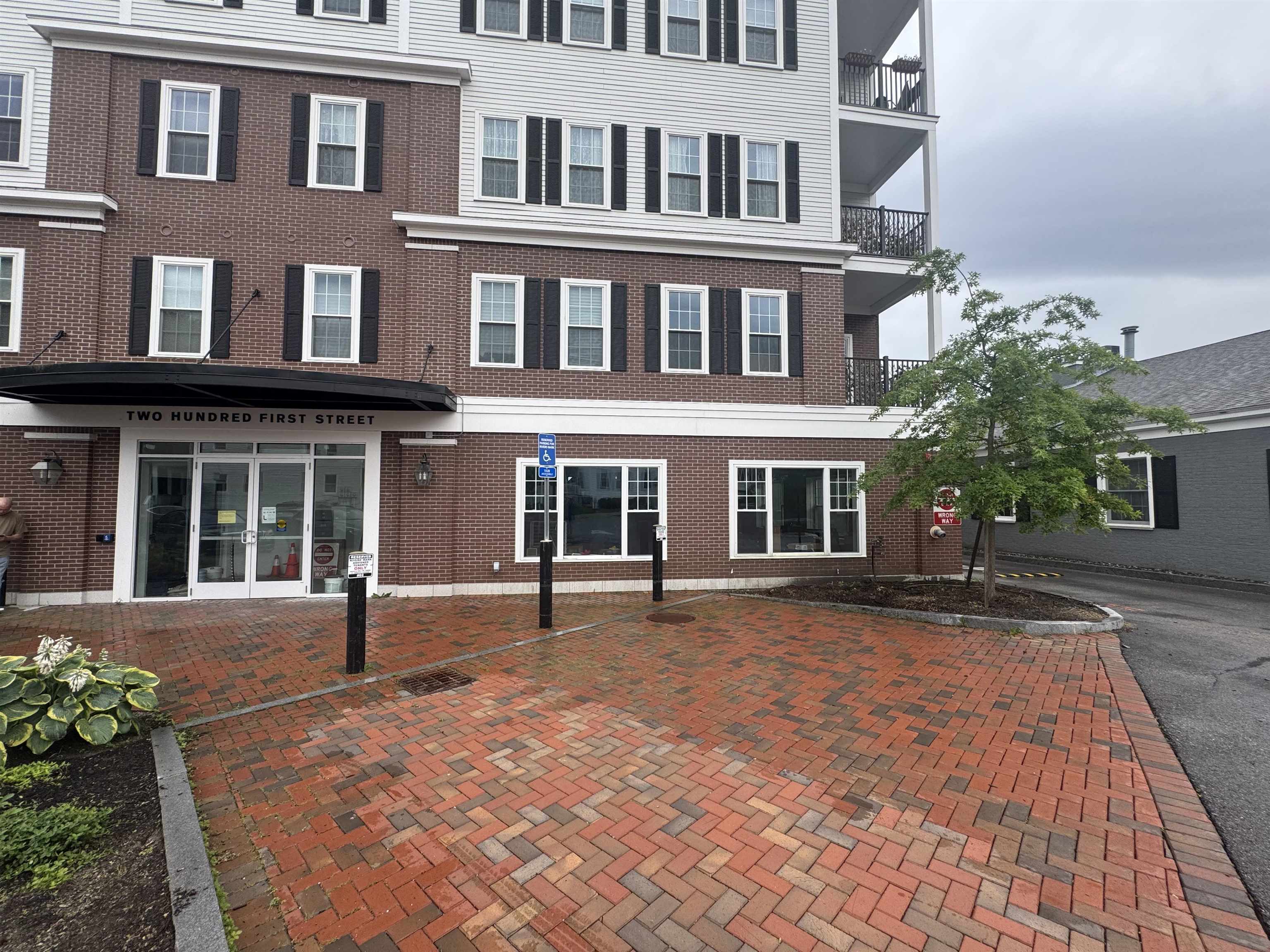 200 First Street Property Photo 2