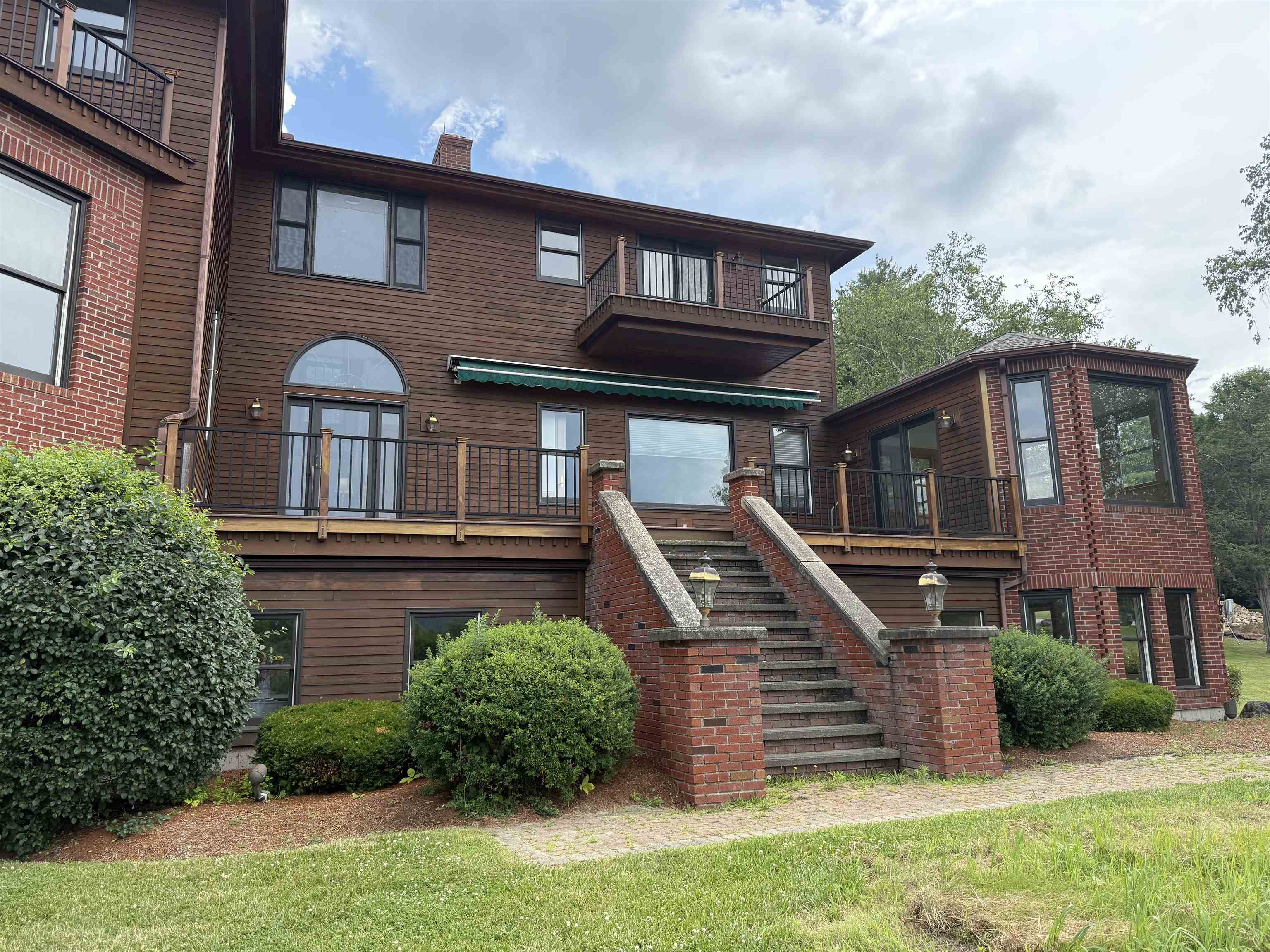 533 Bay Road Property Photo 1