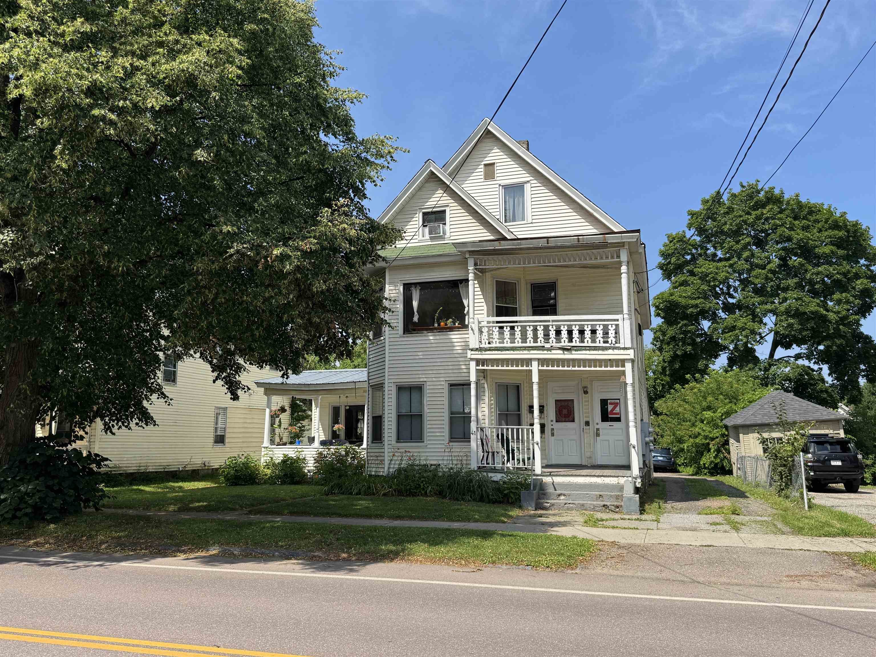 39-41 North Willard Street Property Photo 1