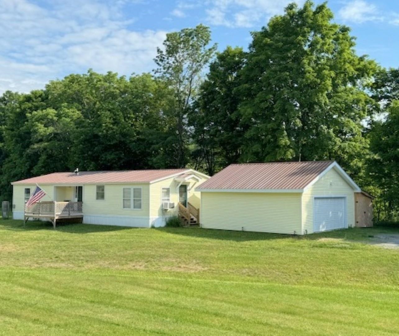 10424 Vt Rte 25 Property Photo 1