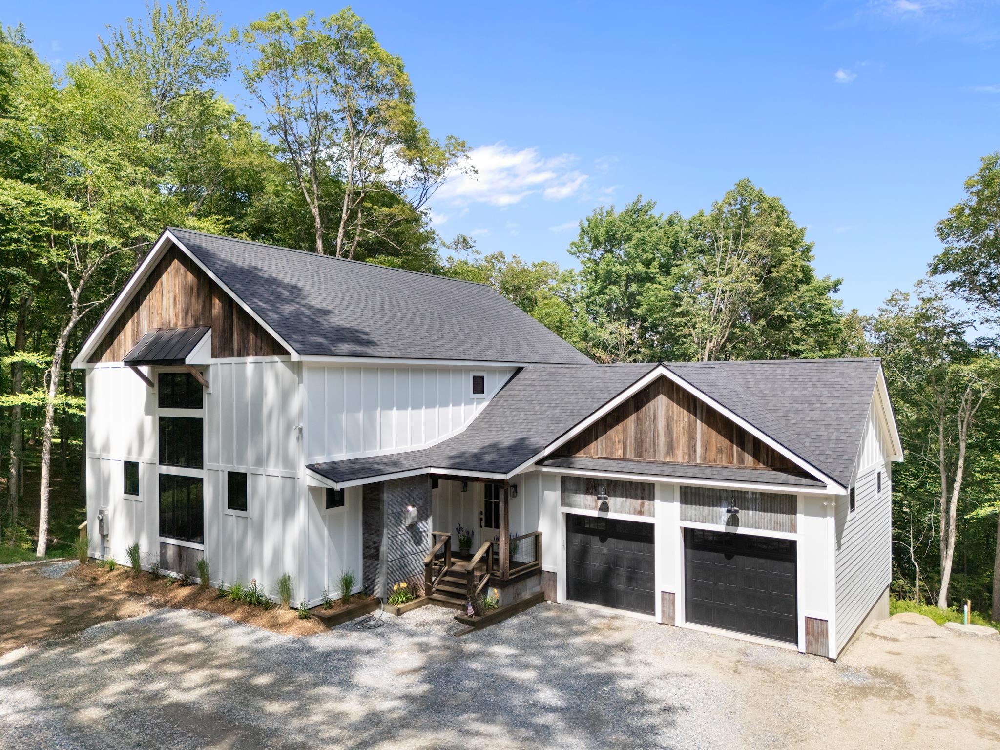133 Howes Loop Property Photo 1