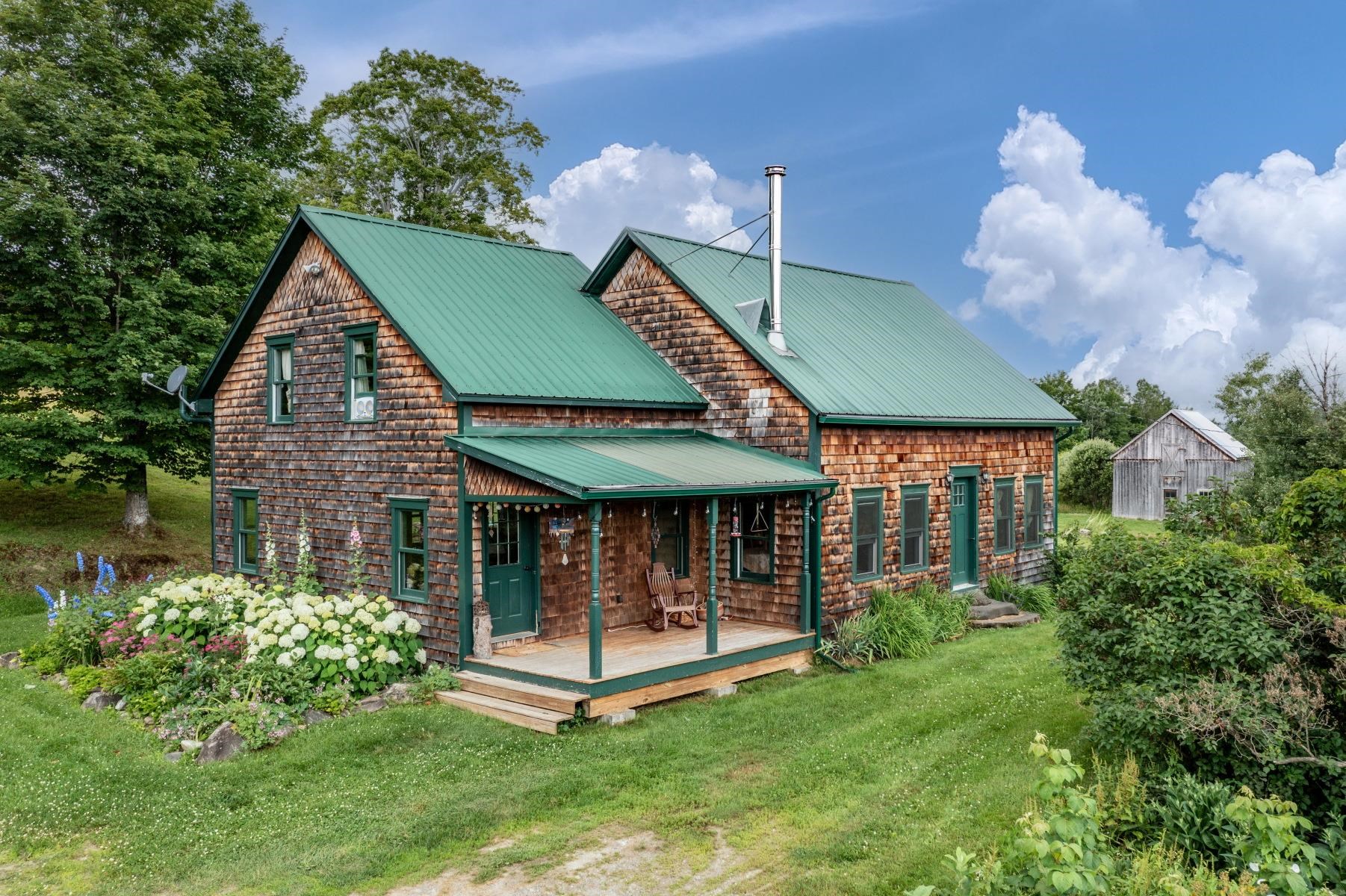 1076 Brown Hill Road Property Photo 1
