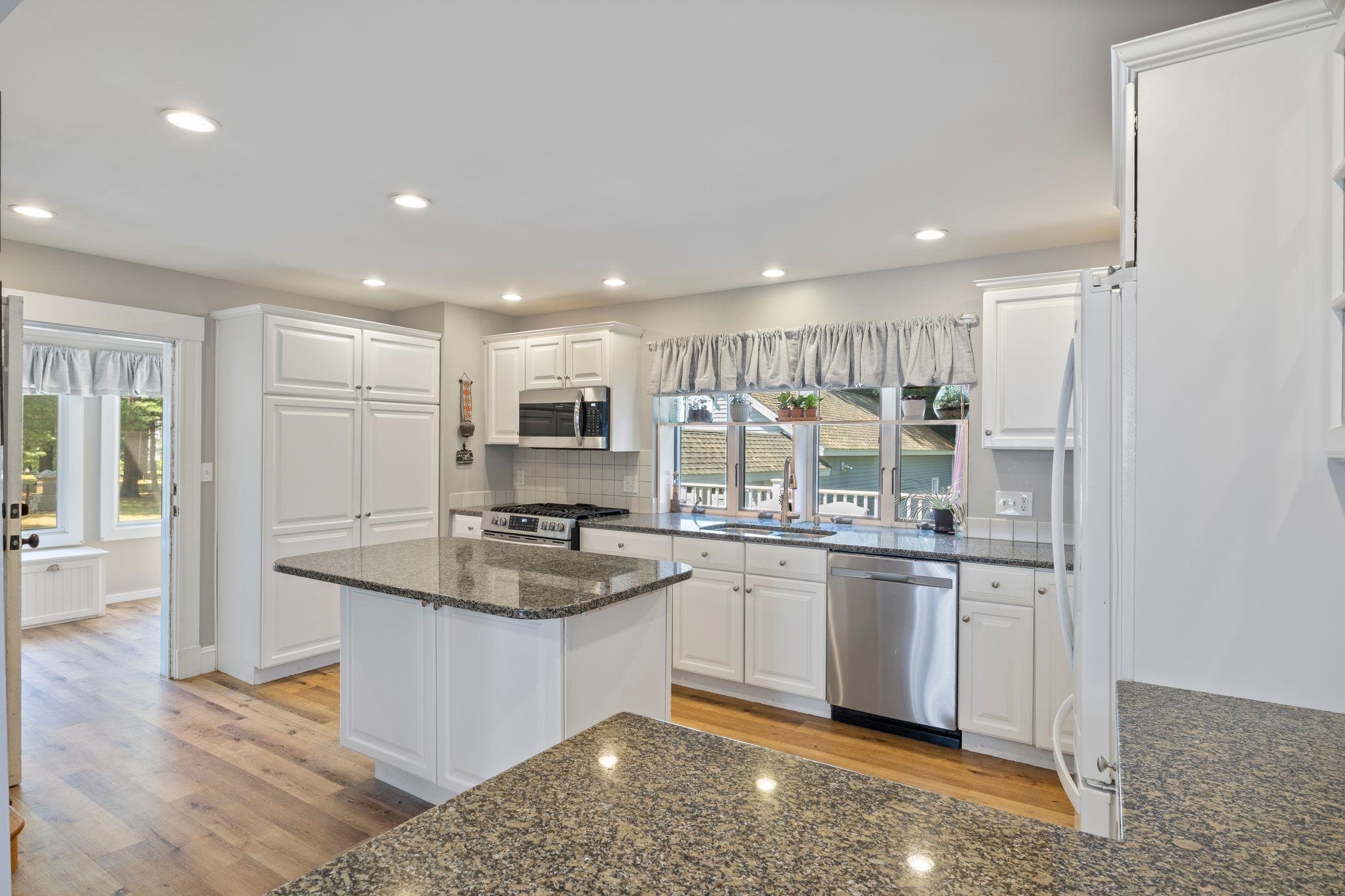 183 Winnacunnet Road Property Photo 13