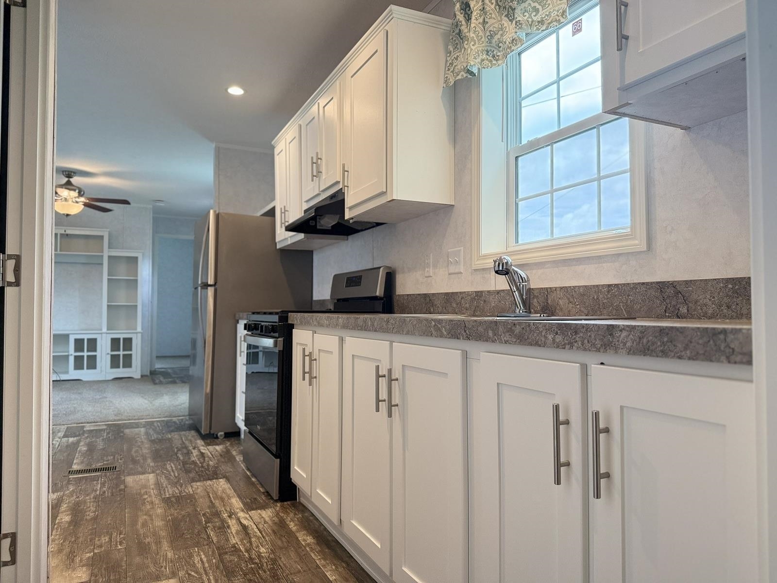 72 Sixth Street Property Photo 4