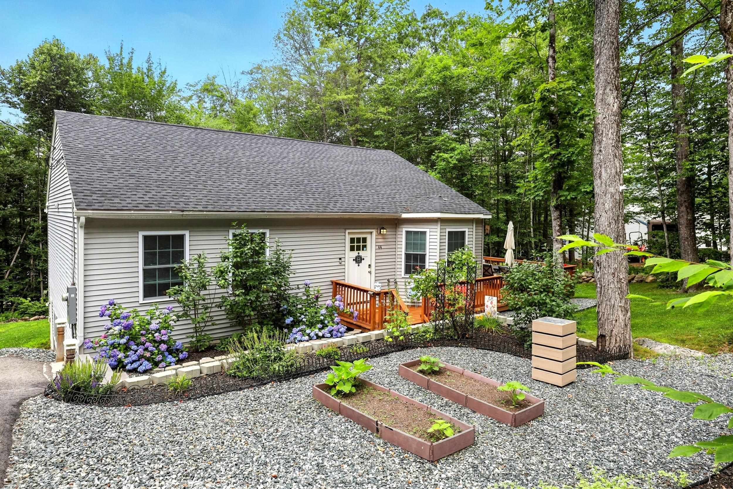 44 Larry Drive Property Photo 1