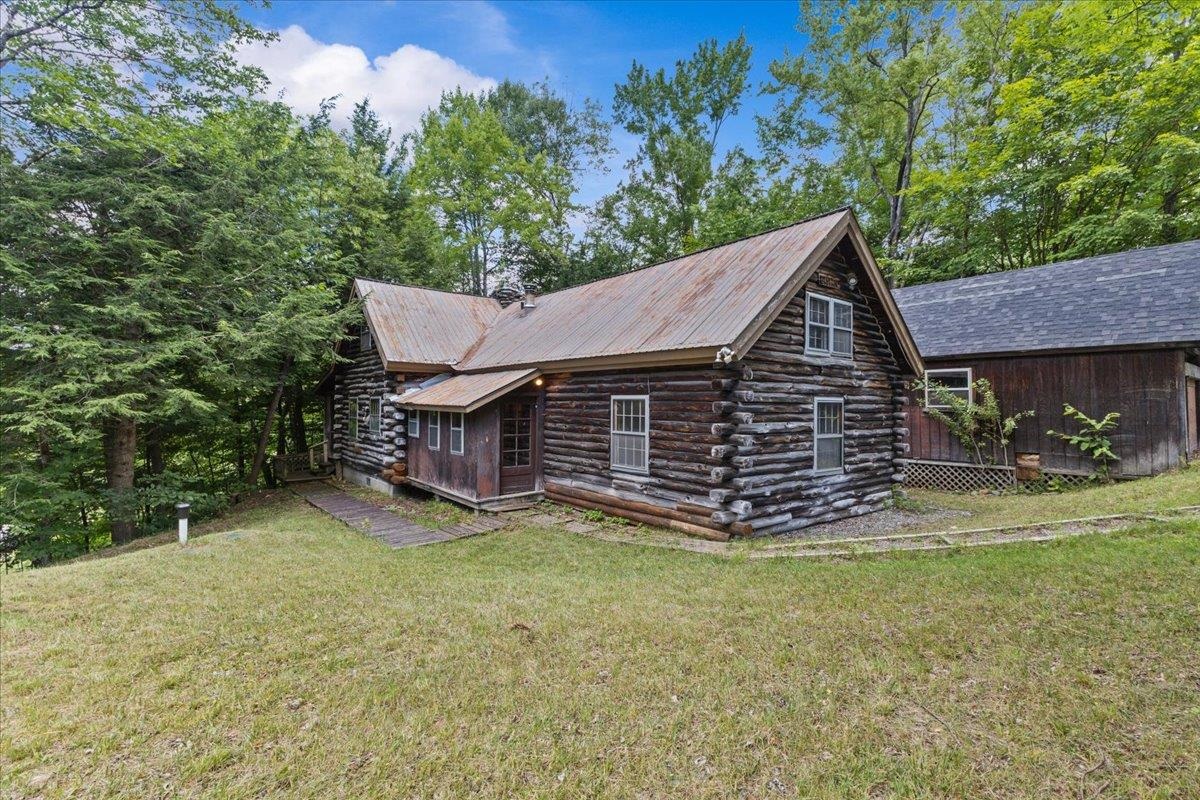 592 Upper Pleasant Valley Road Property Photo 1