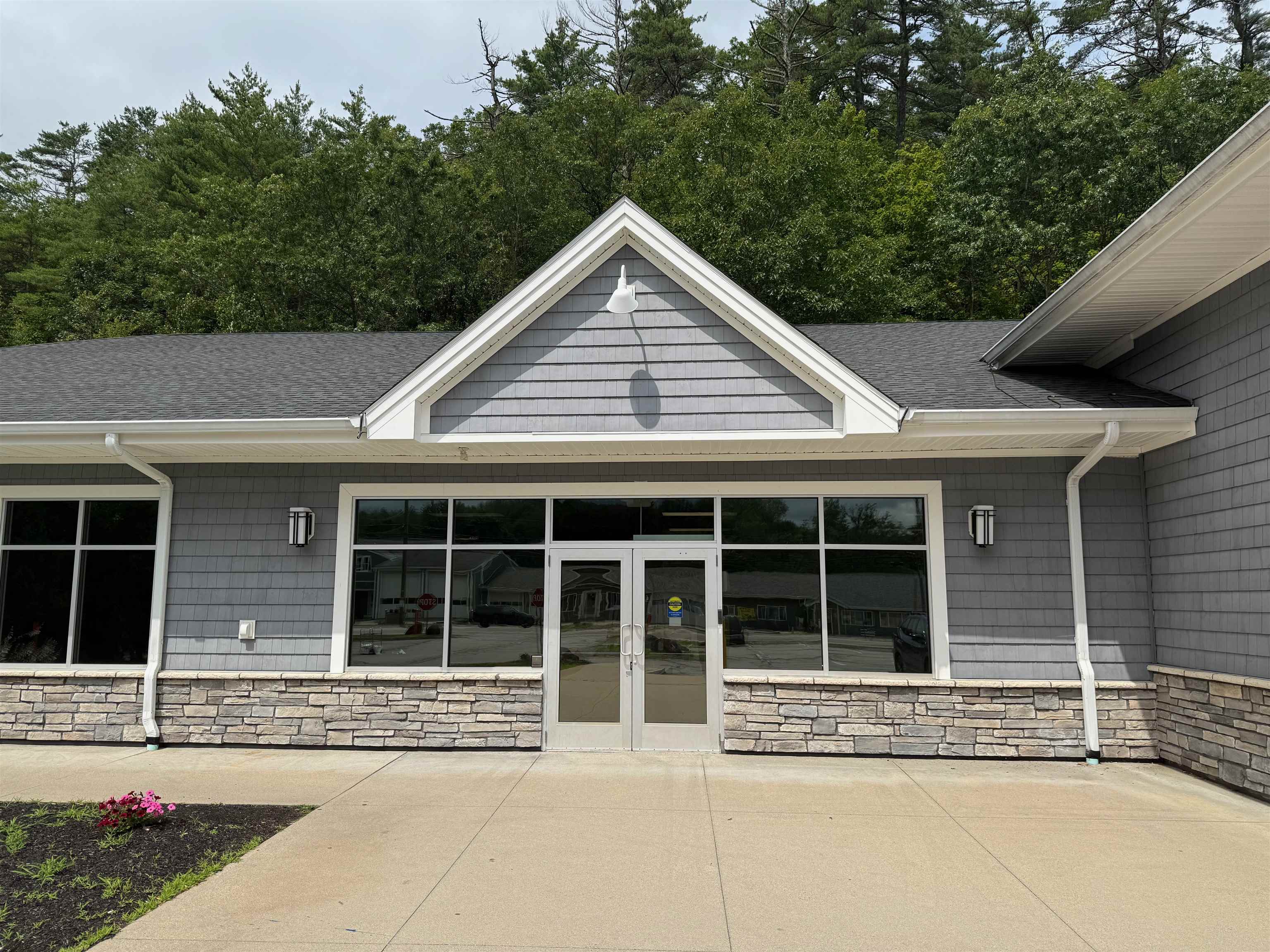 585 White Mountain Highway Property Photo 3
