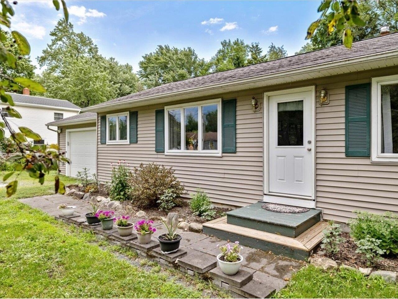 102 Mcginn Drive Property Photo 1