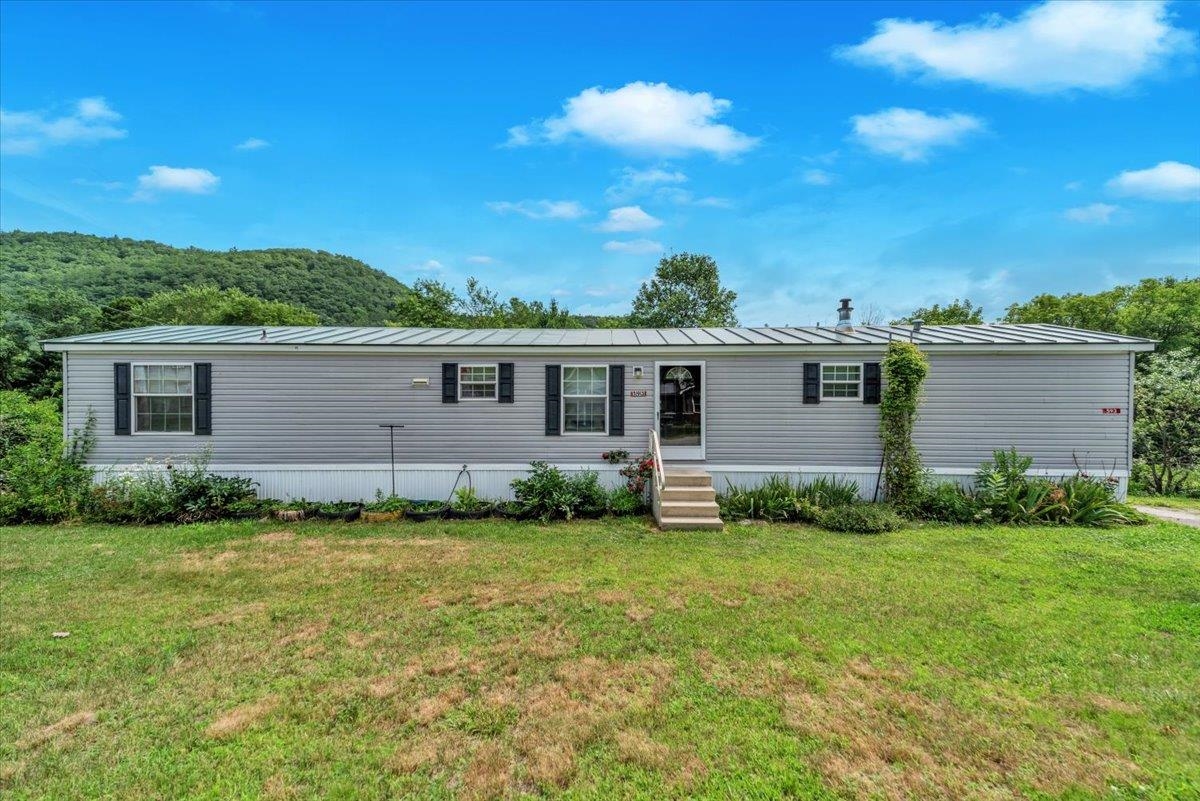 593 South Windsor Street Property Photo 1