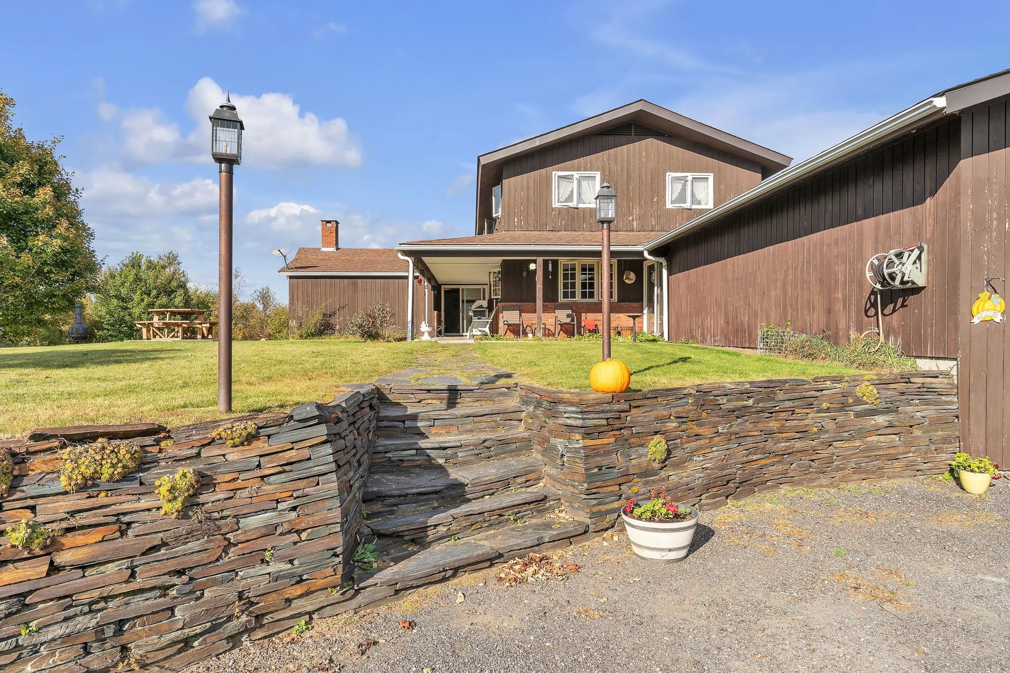 915 Turnpike Road Property Photo 1