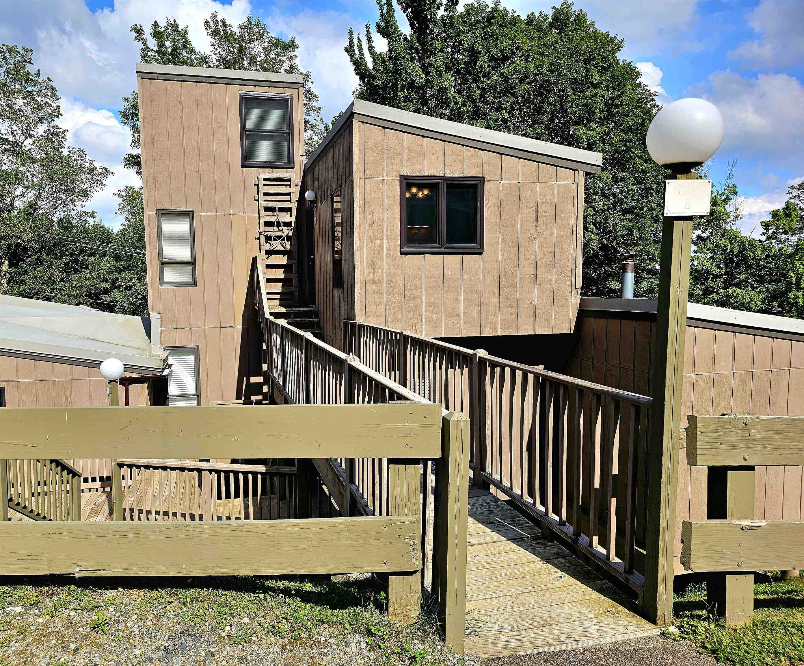 136 Middle Earth Drive Property Photo 1
