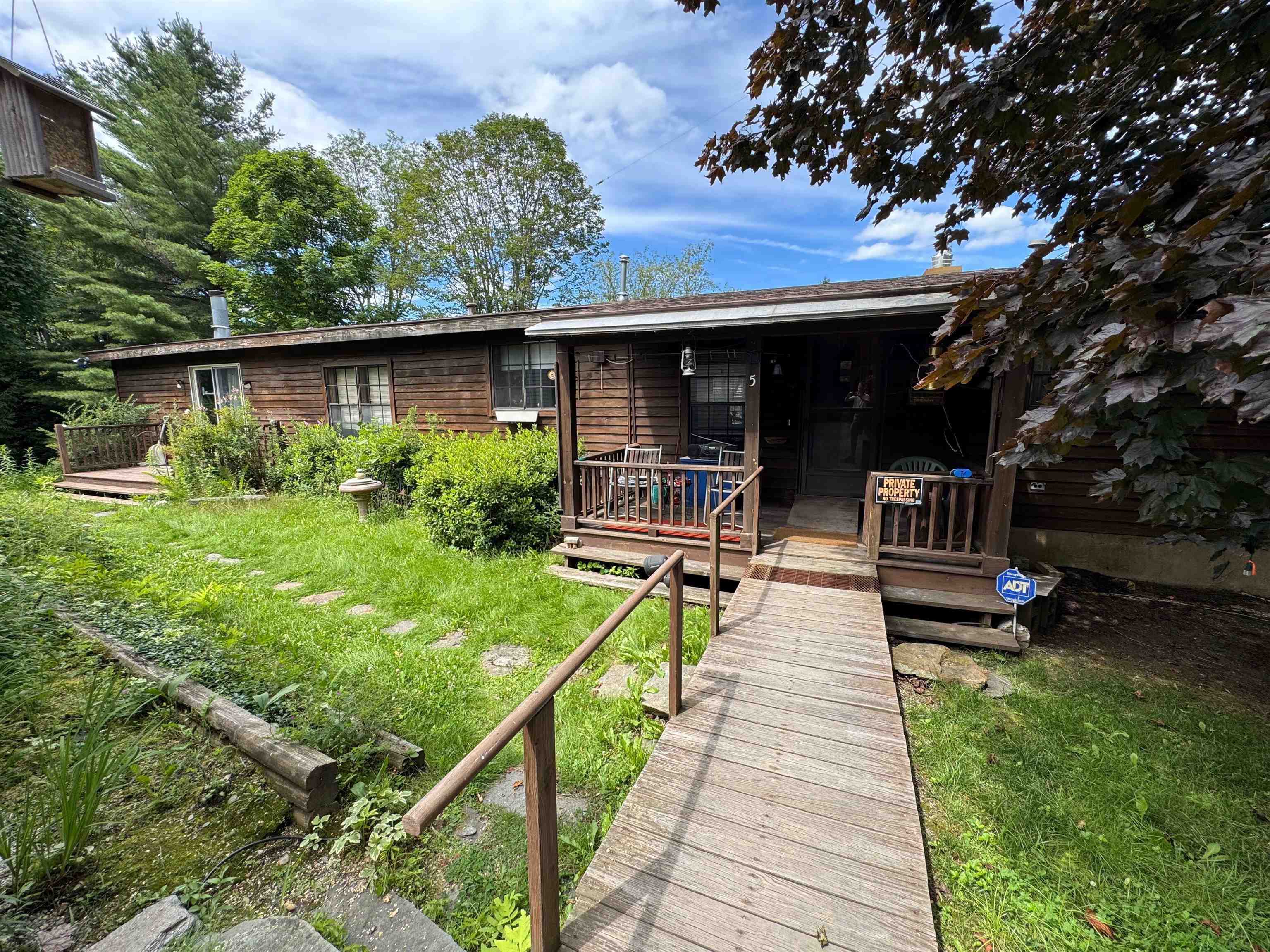 5 Camelot Drive Property Photo 1