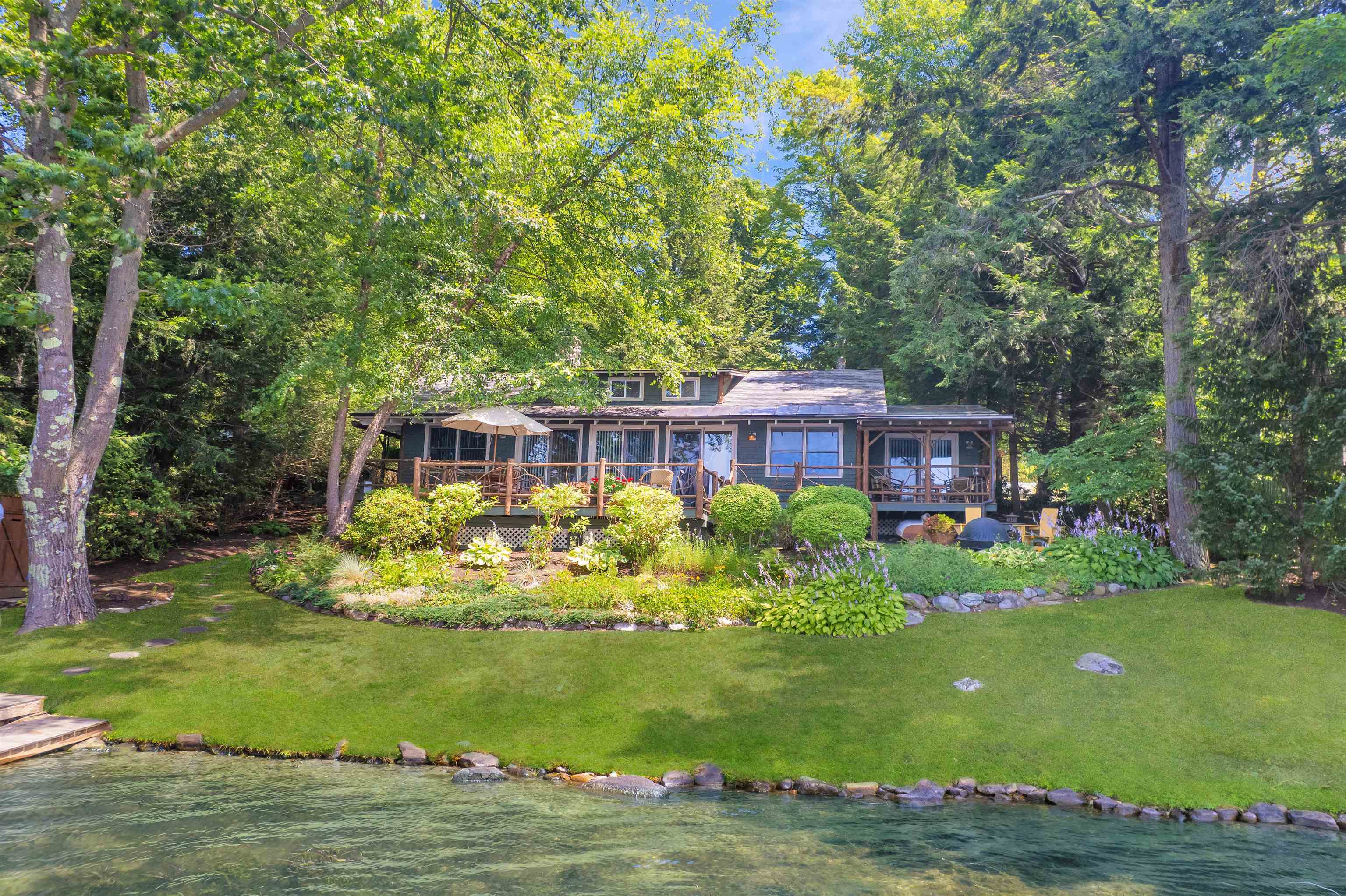 289 Ledgemere Point Property Photo 1