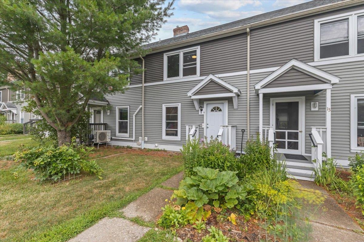 11 Woodbridge Lane Property Photo 1