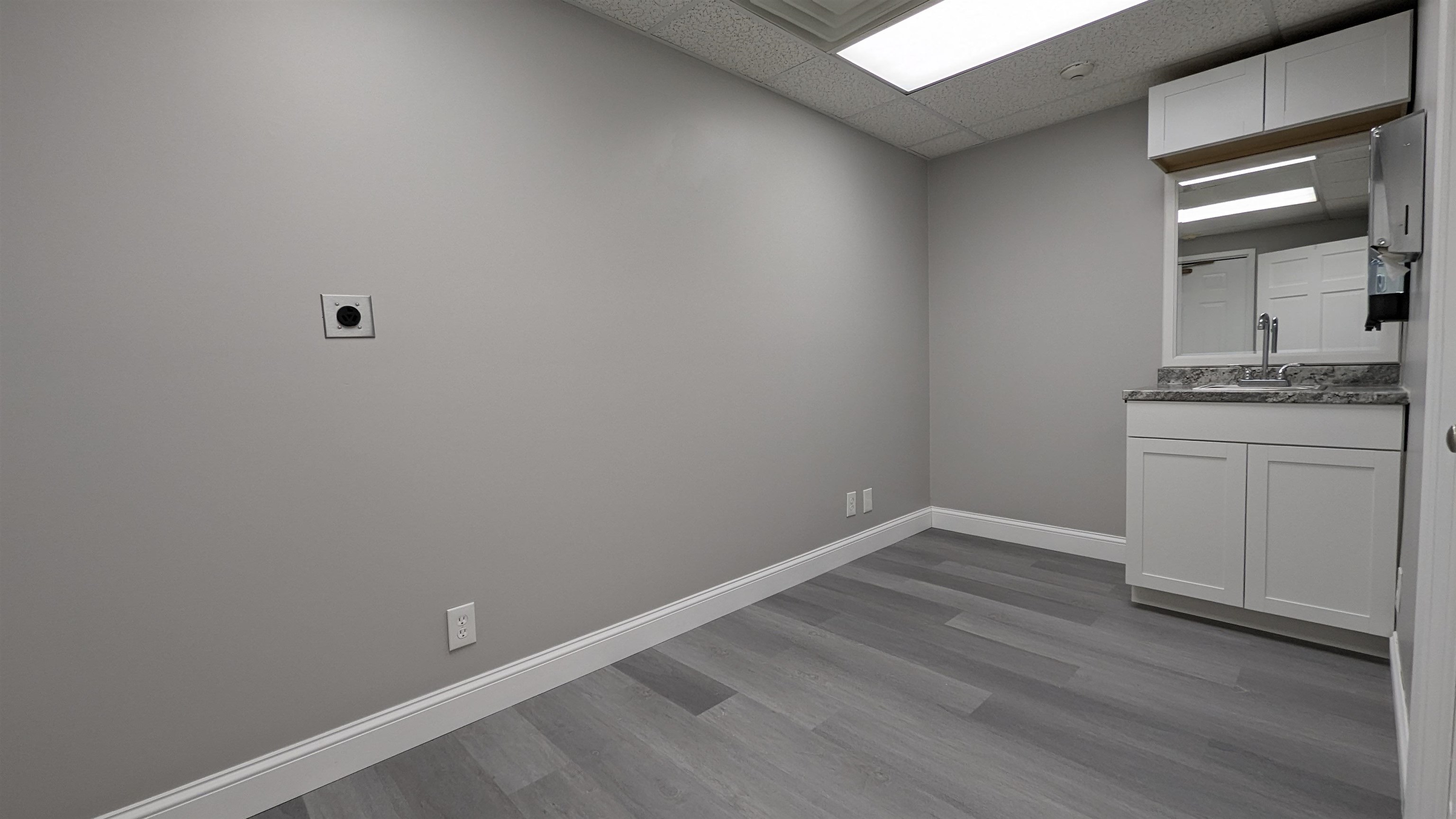 36 Country Club Drive Property Photo 8