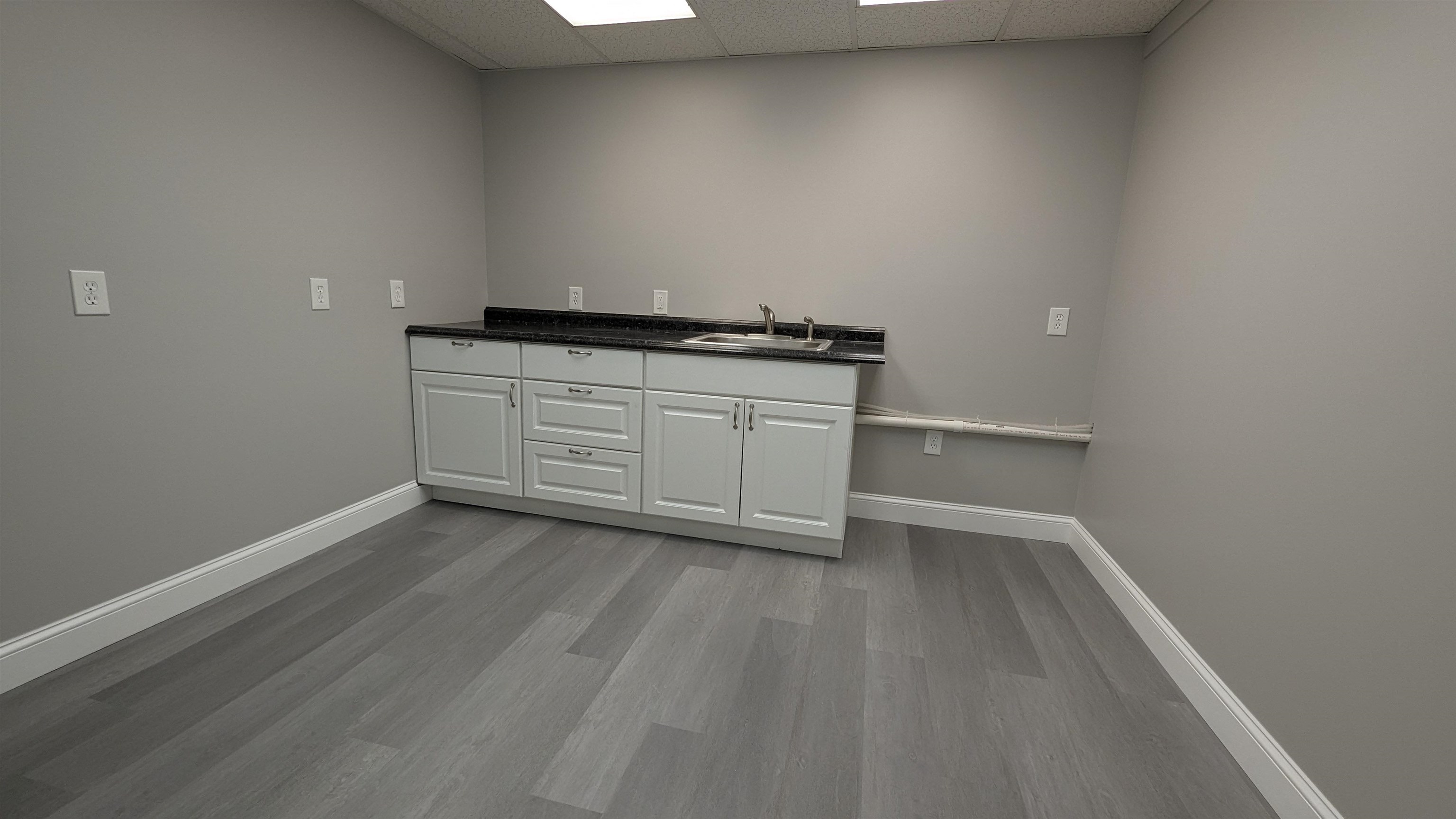 36 Country Club Drive Property Photo 10