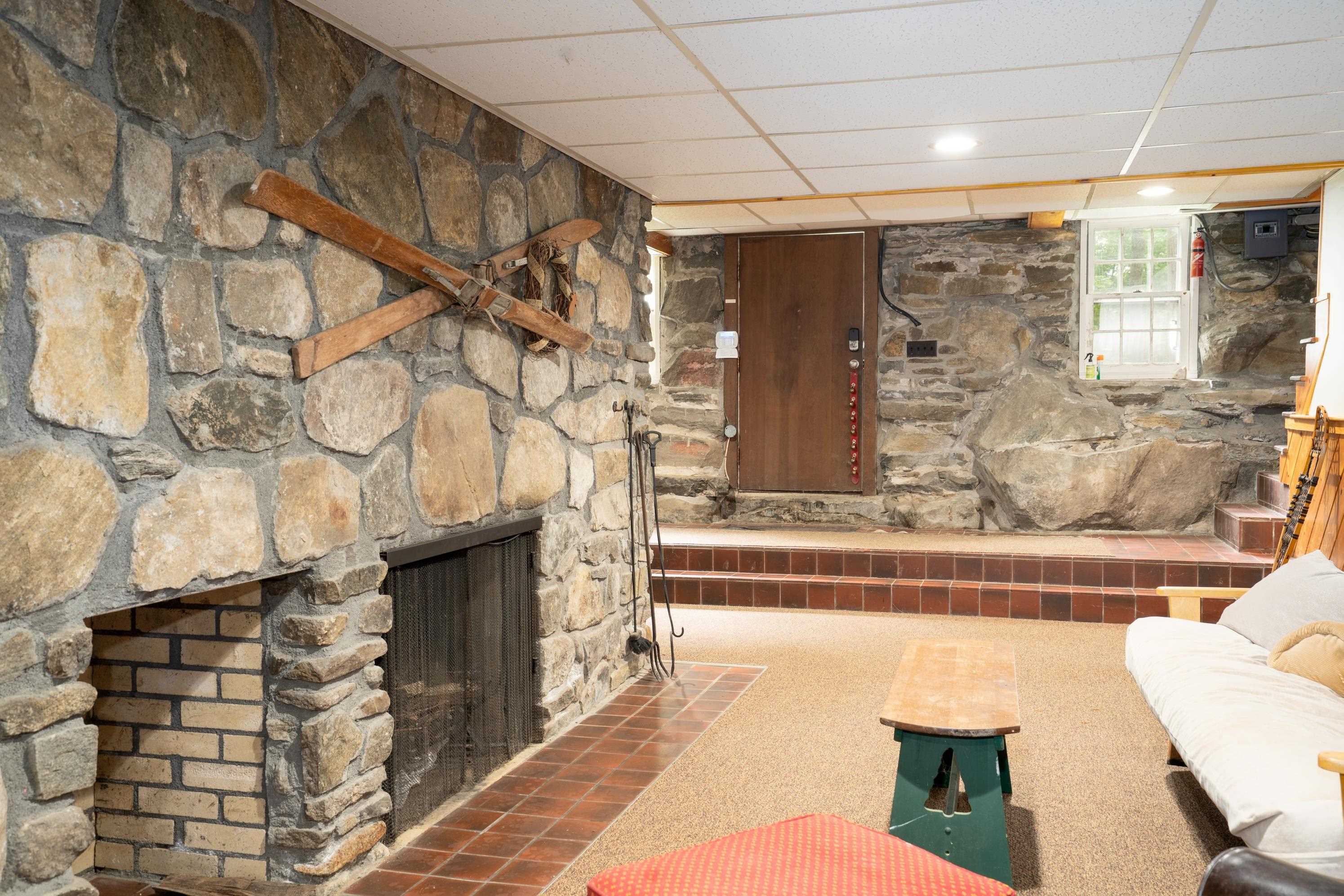 341 Under The Mountain Road Property Photo 21