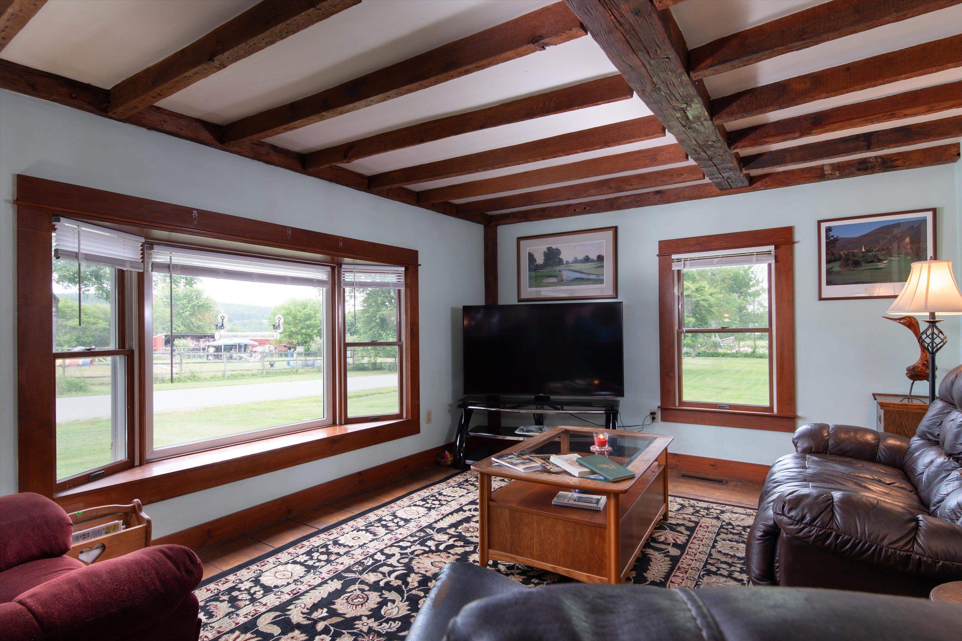 264 Elm Hill Property Photo 6