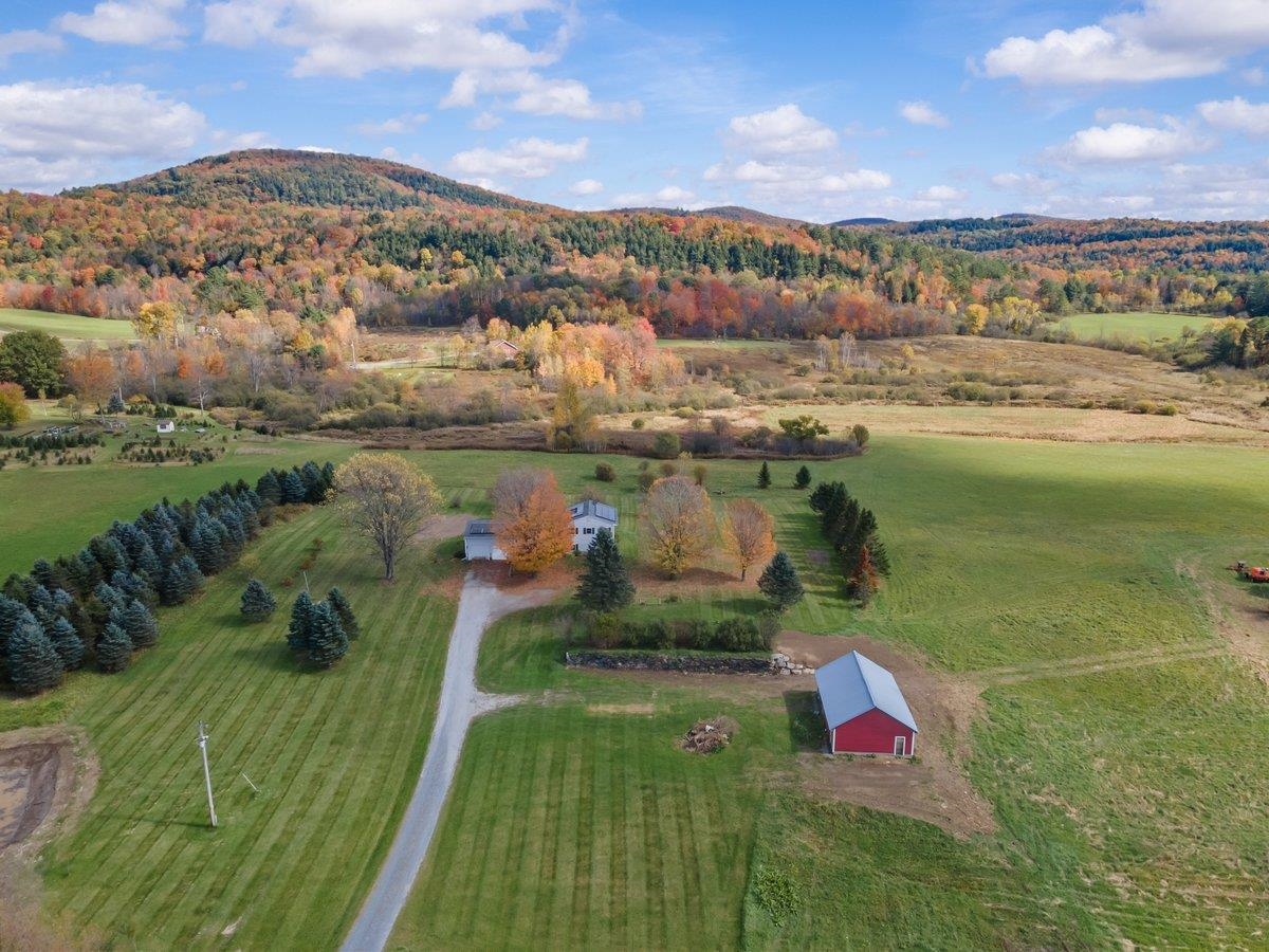 733 Buck Hollow Road Property Photo 1