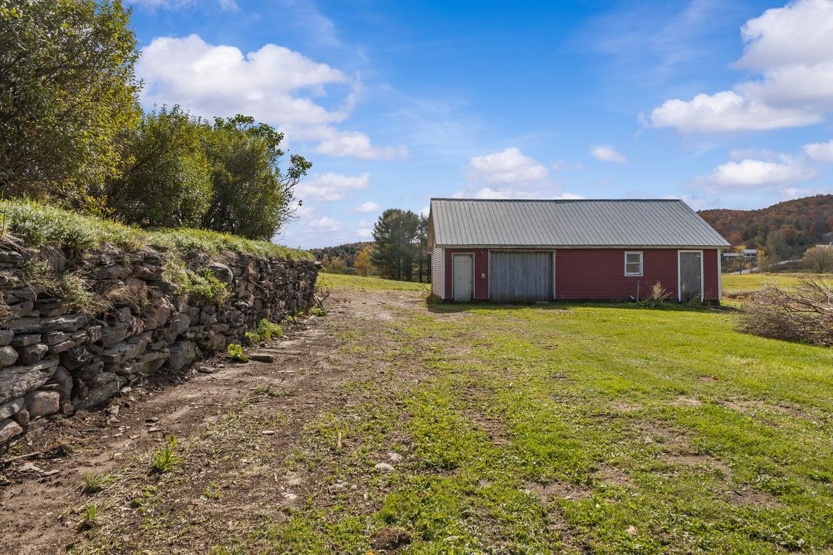 733 Buck Hollow Road Property Photo 4