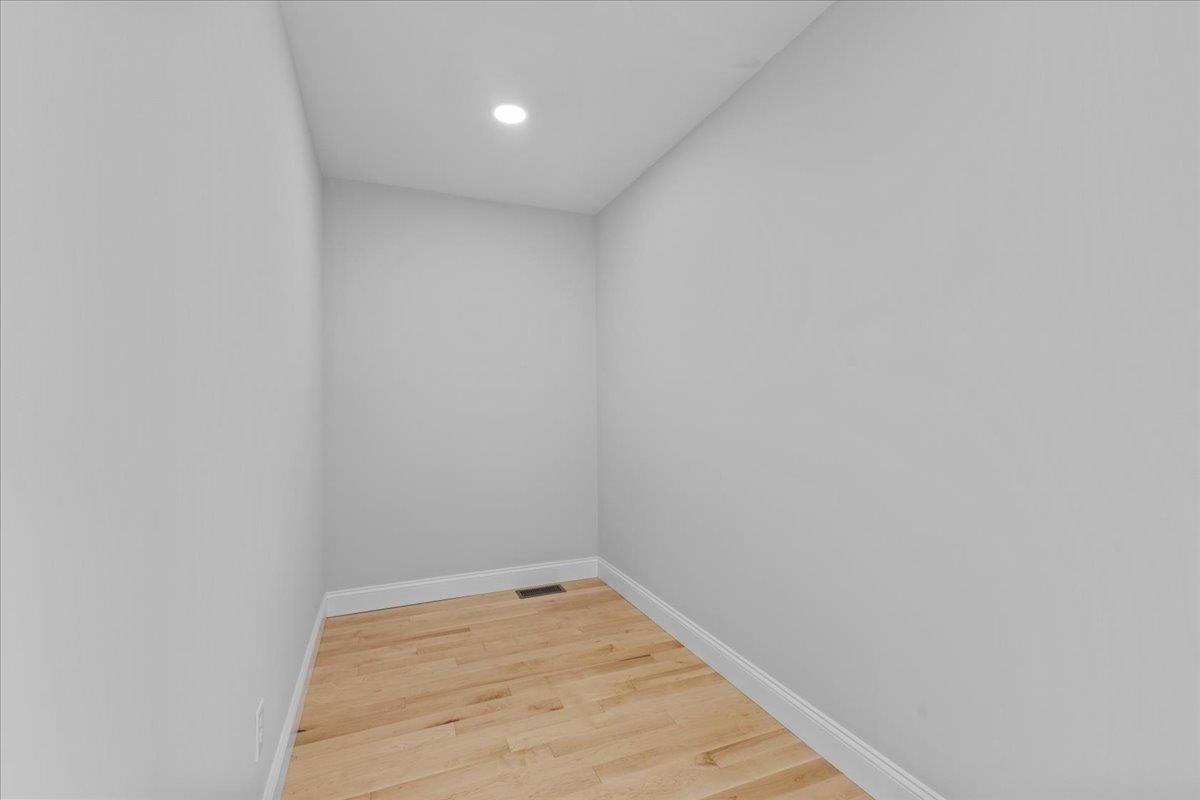 18 Walters Way Property Photo 20