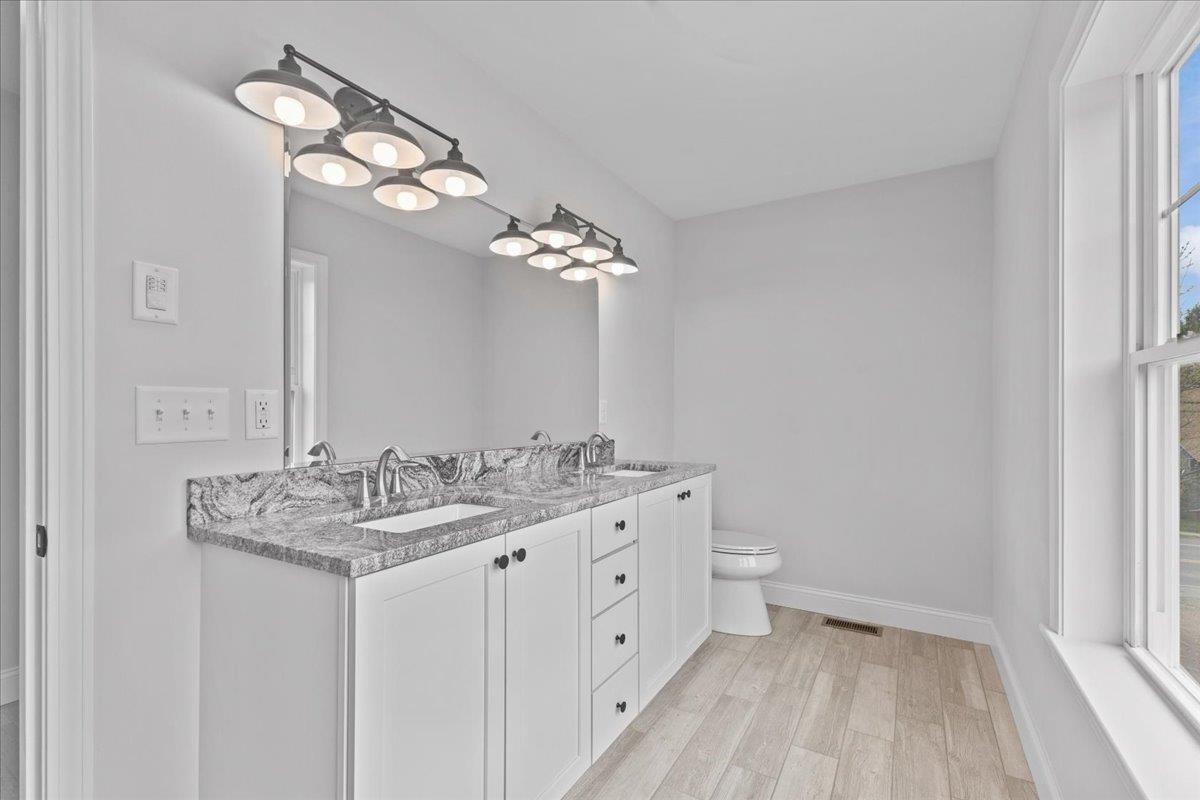 18 Walters Way Property Photo 21