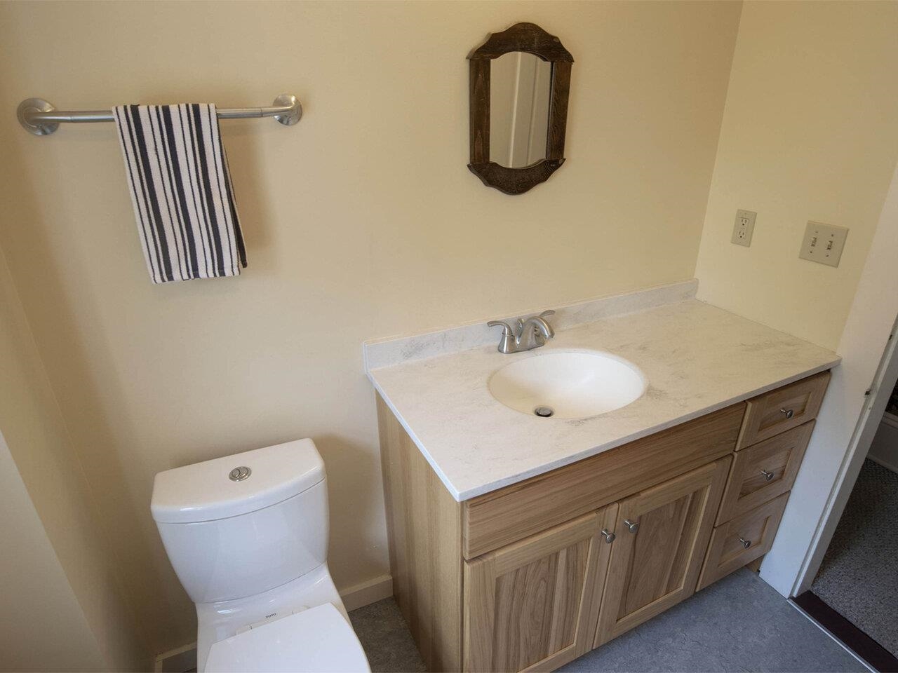 46 East State Street Property Photo 36