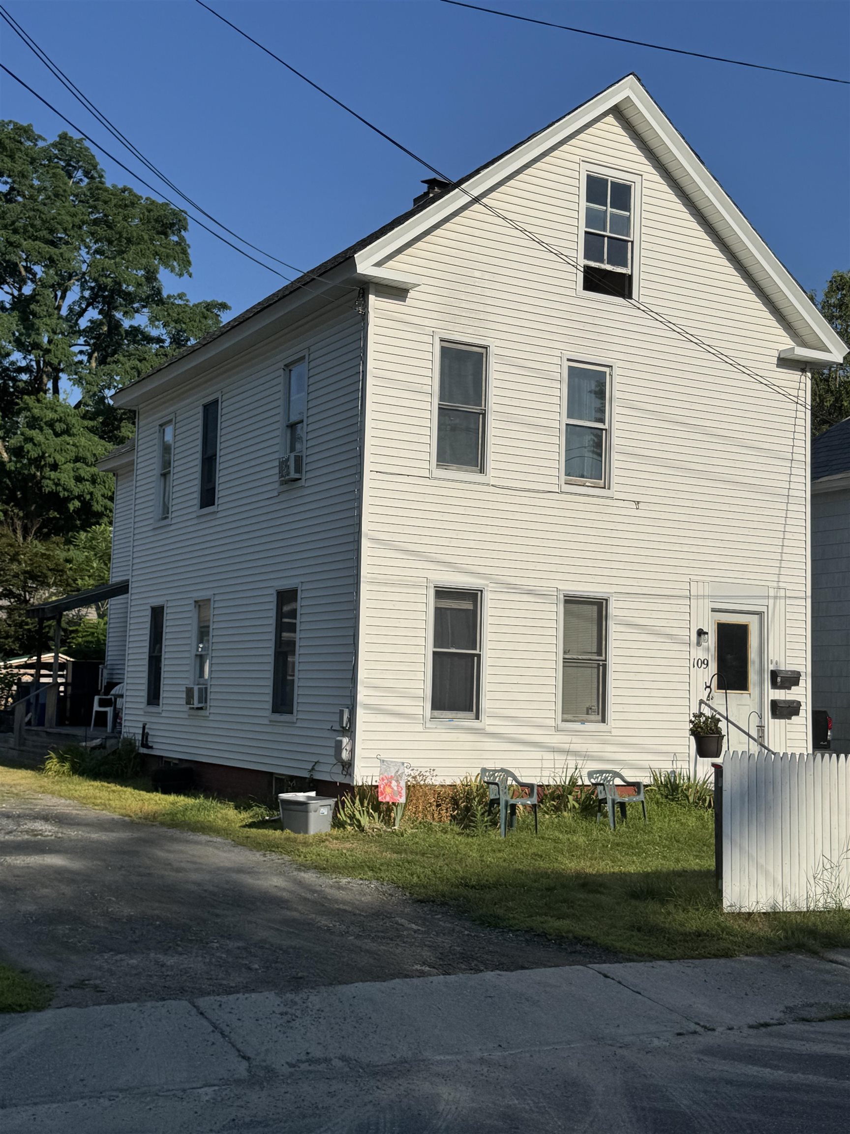 109 Central Street Property Photo 1