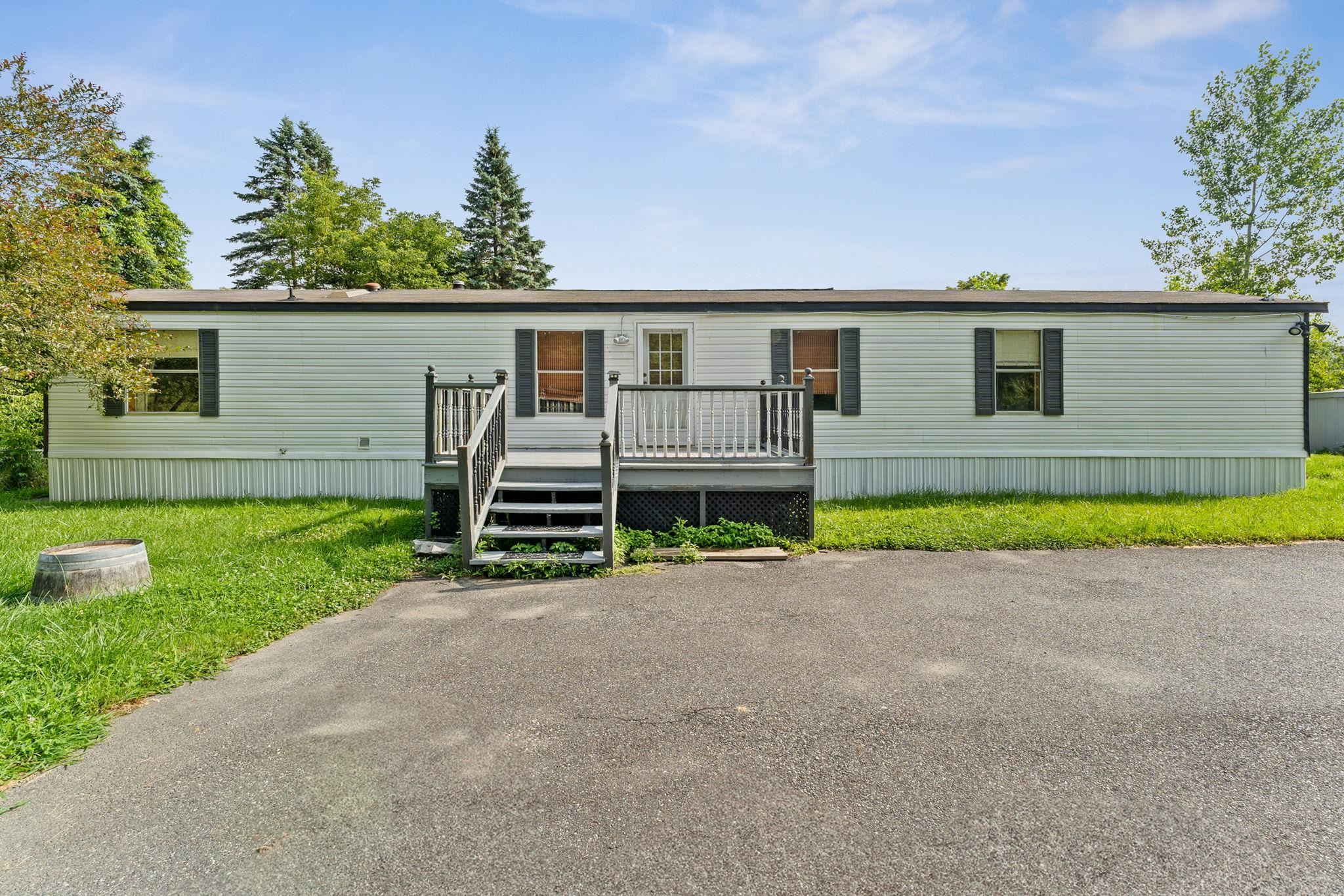 31 Lawrence Avenue Property Photo 1