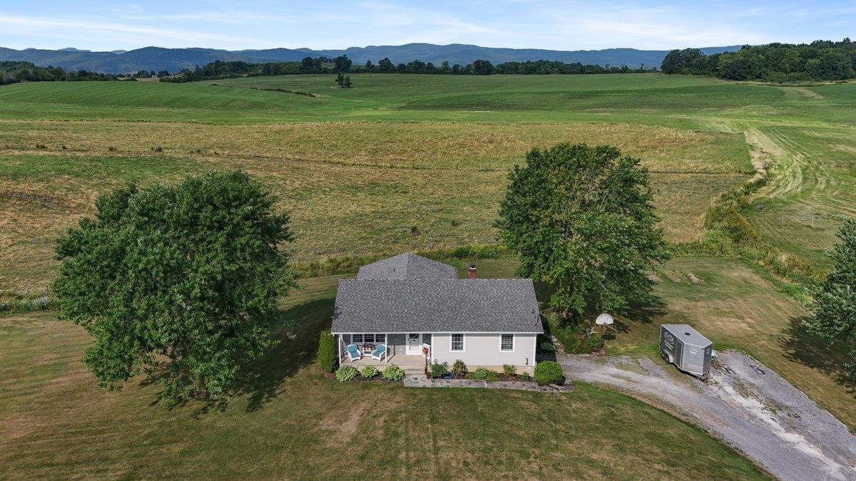 2528 Hemenway Hill Road Property Photo 1