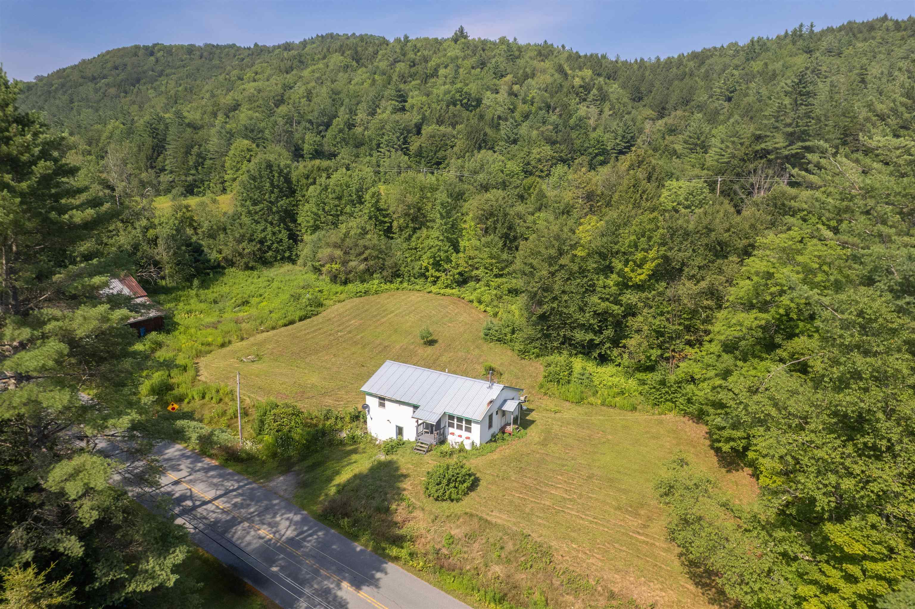 1514 Blackmer Boulevard Property Photo 1