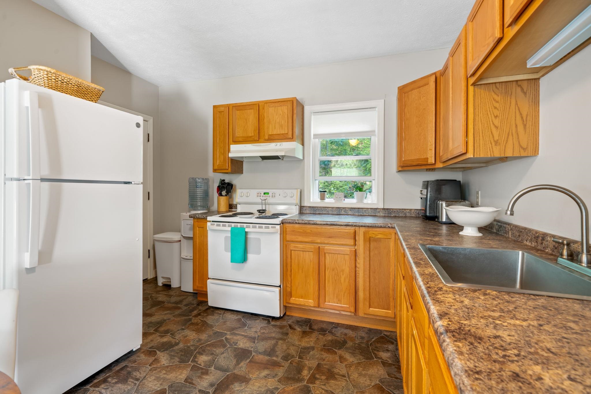 16 Meetinghouse Hill Road Property Photo 6