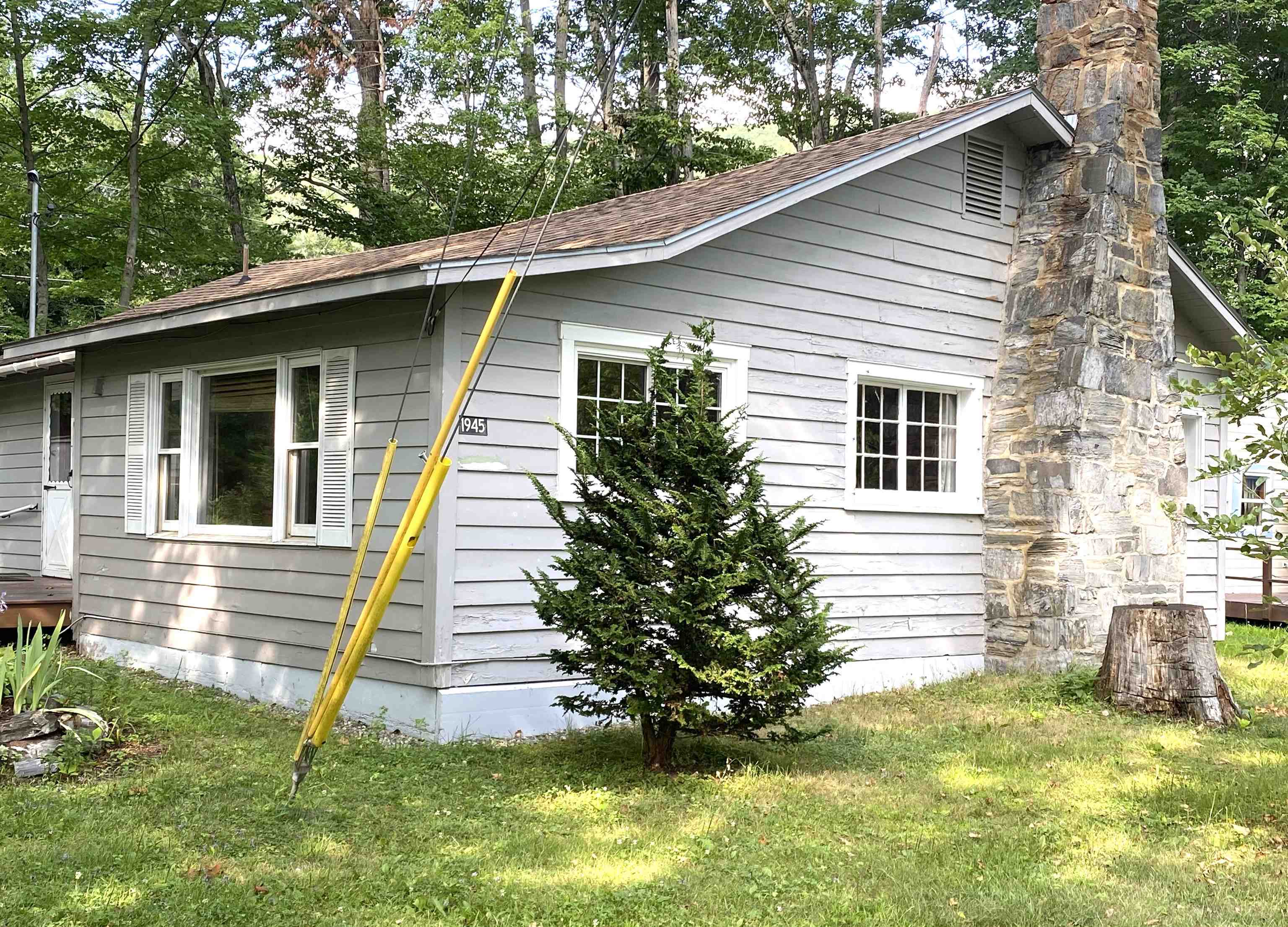 1945 Lake Dunmore Road Property Photo 1