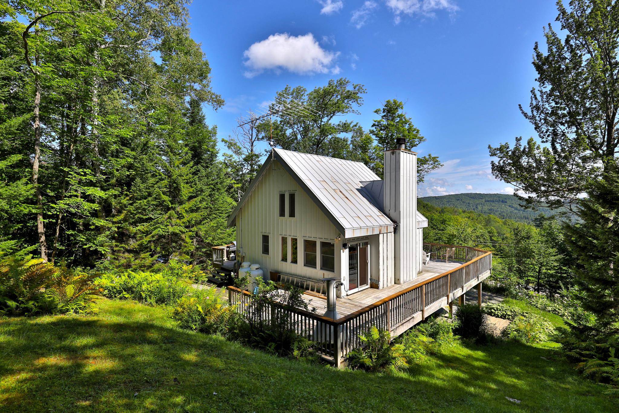2110 Lynds Hill Road Property Photo 1