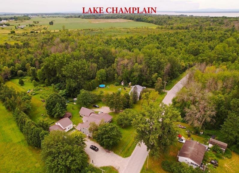123 Lake Street Property Photo 4