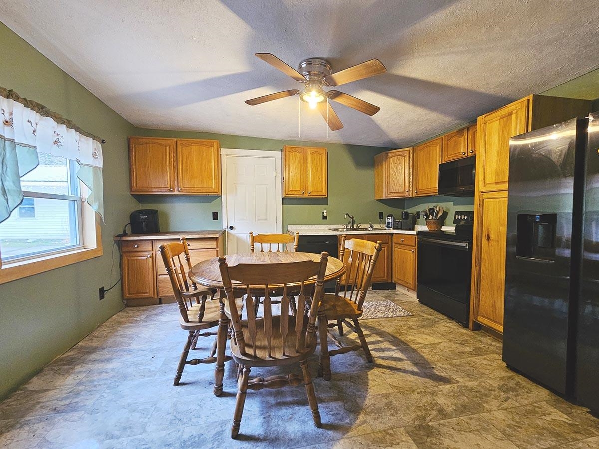 123 Lake Street Property Photo 16