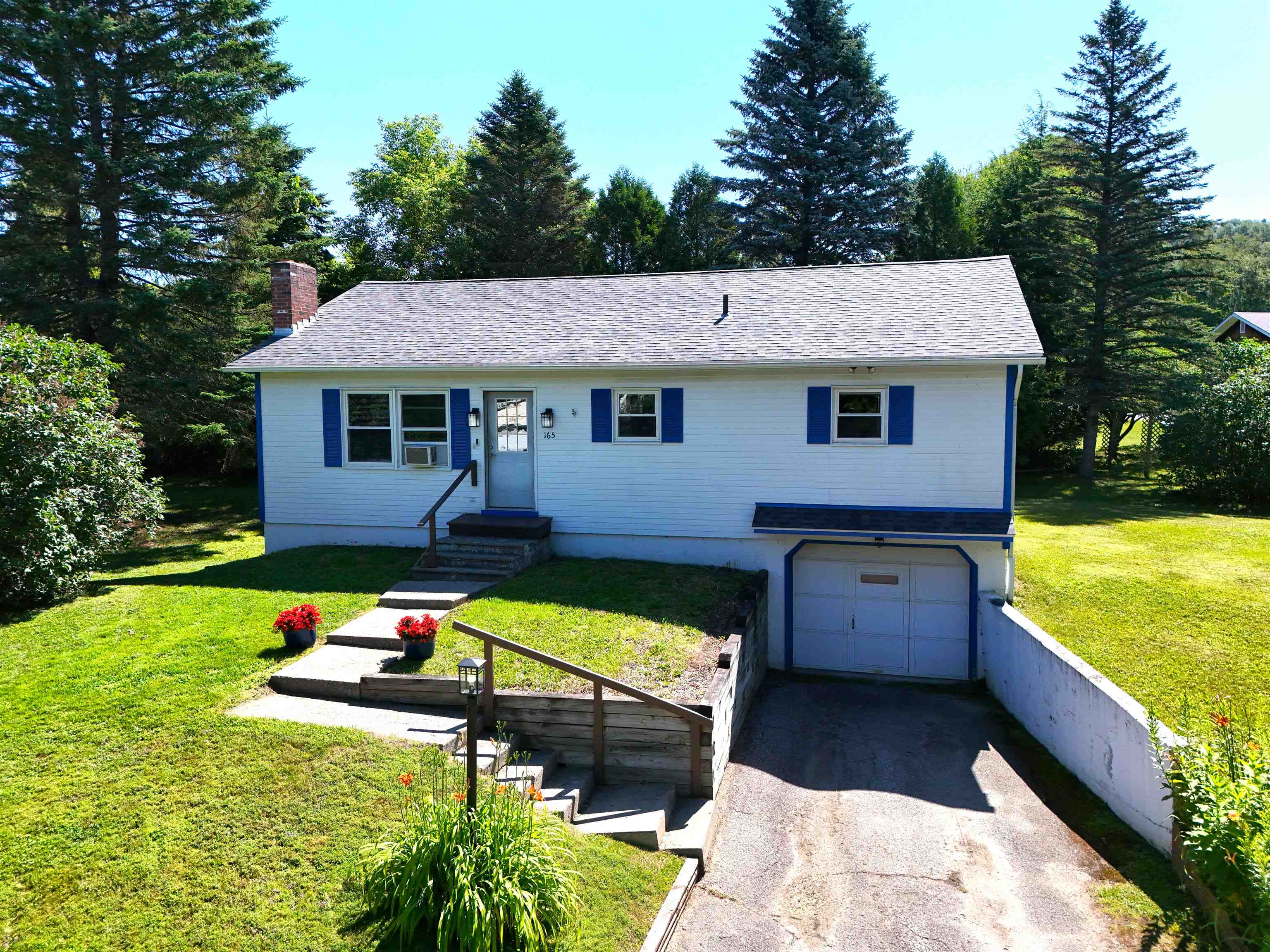 165 Fernwood Circle Property Photo 1