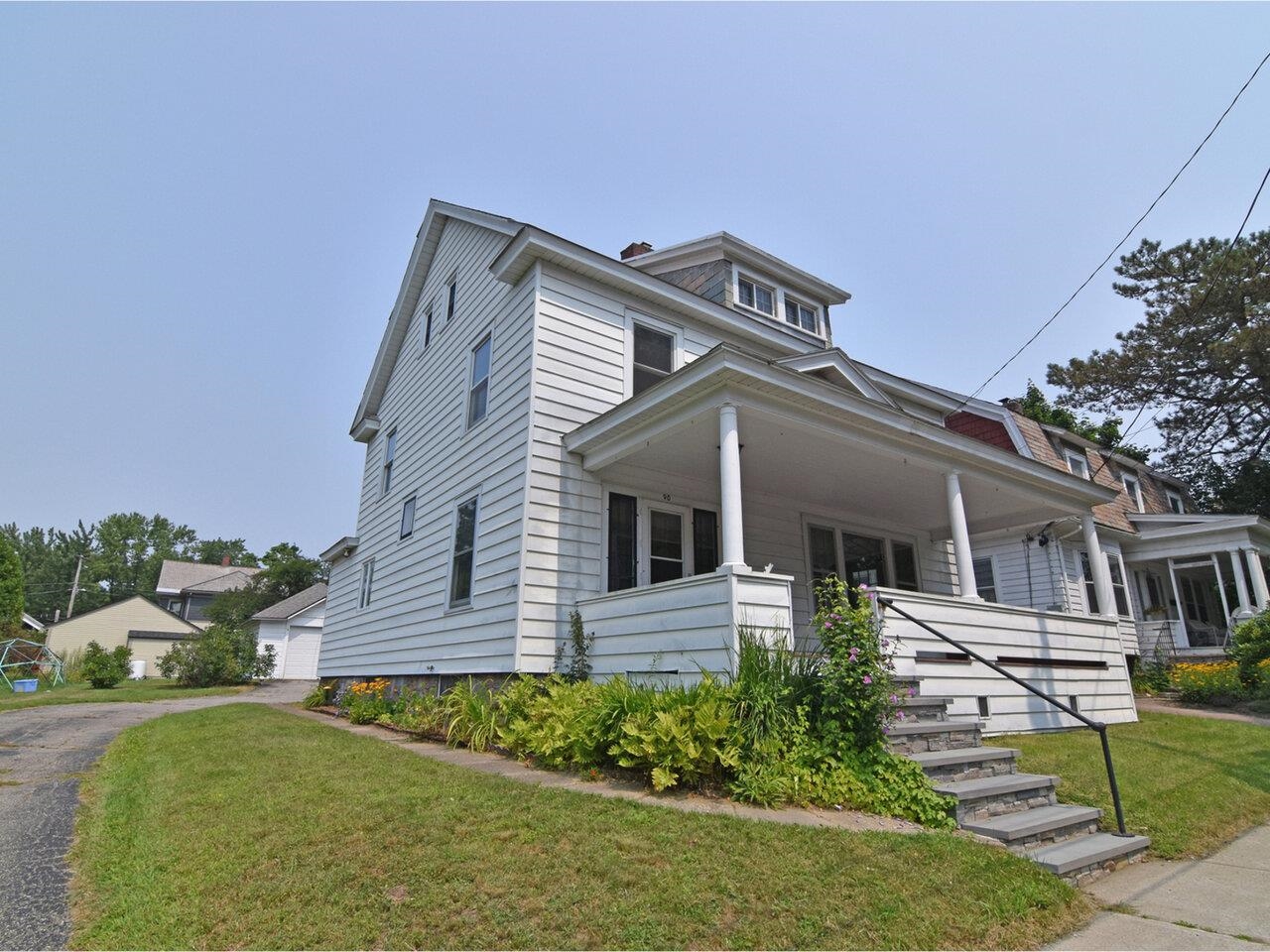 90 Henry Street Property Photo 1