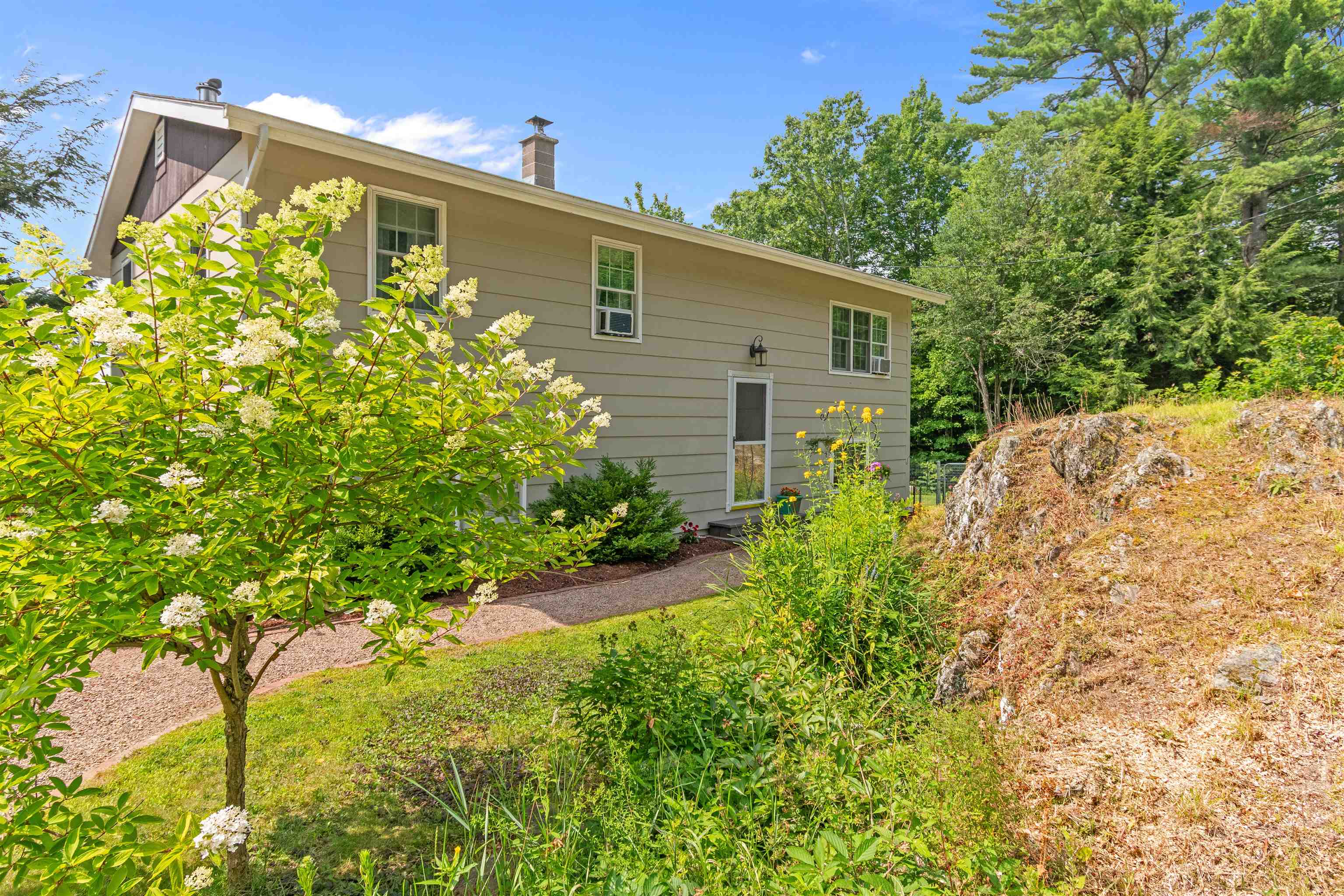 950 Osgood Hill Road Property Photo 1