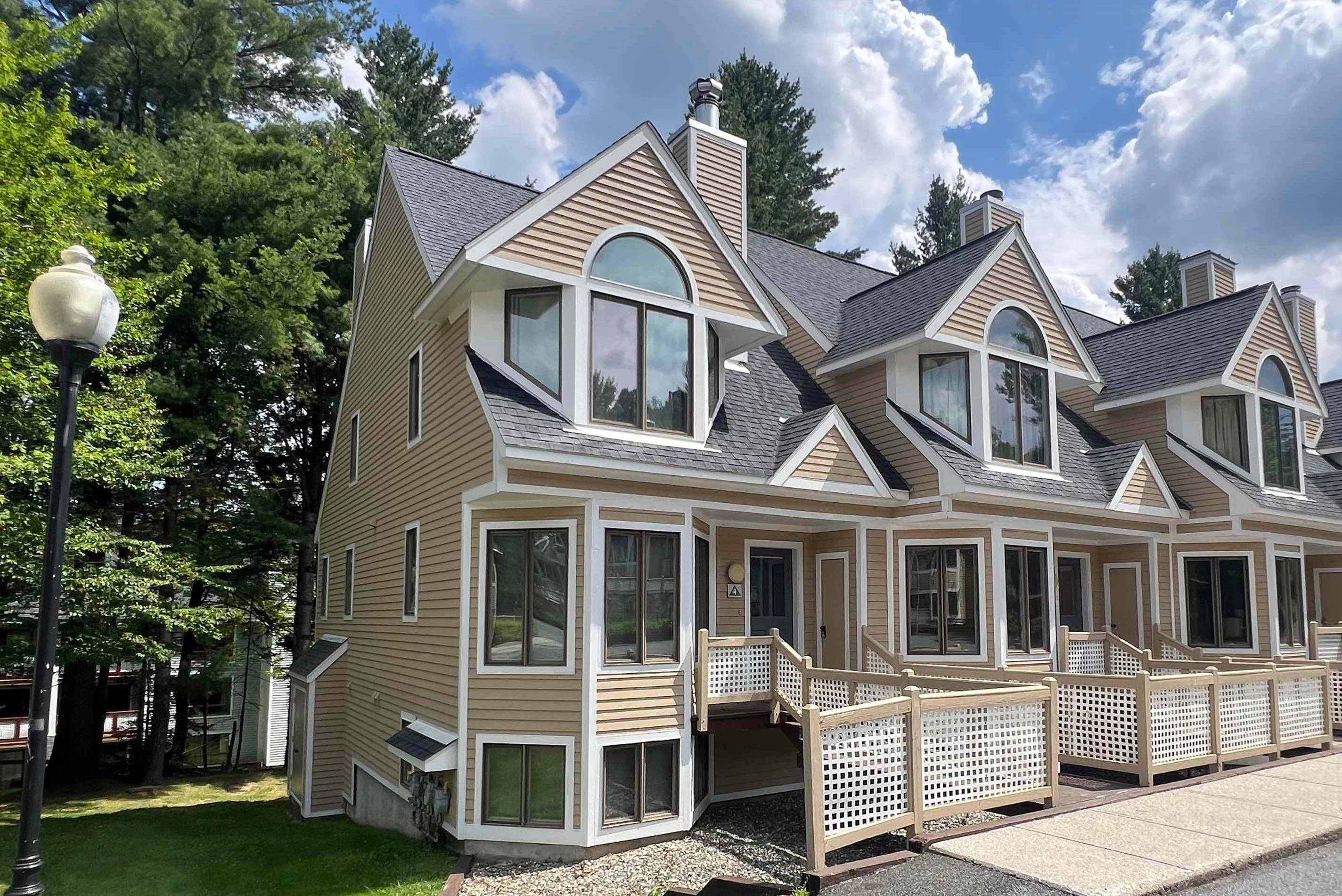 2A Townhouse Square Property Photo 1