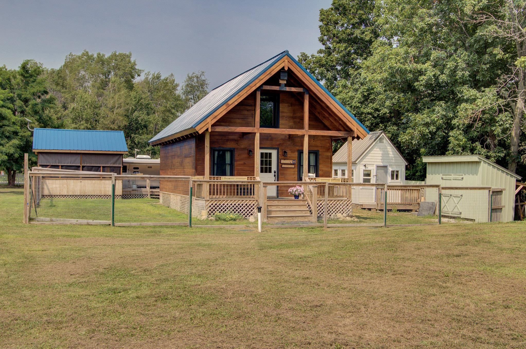 3770 Lakeview Drive Property Photo 1