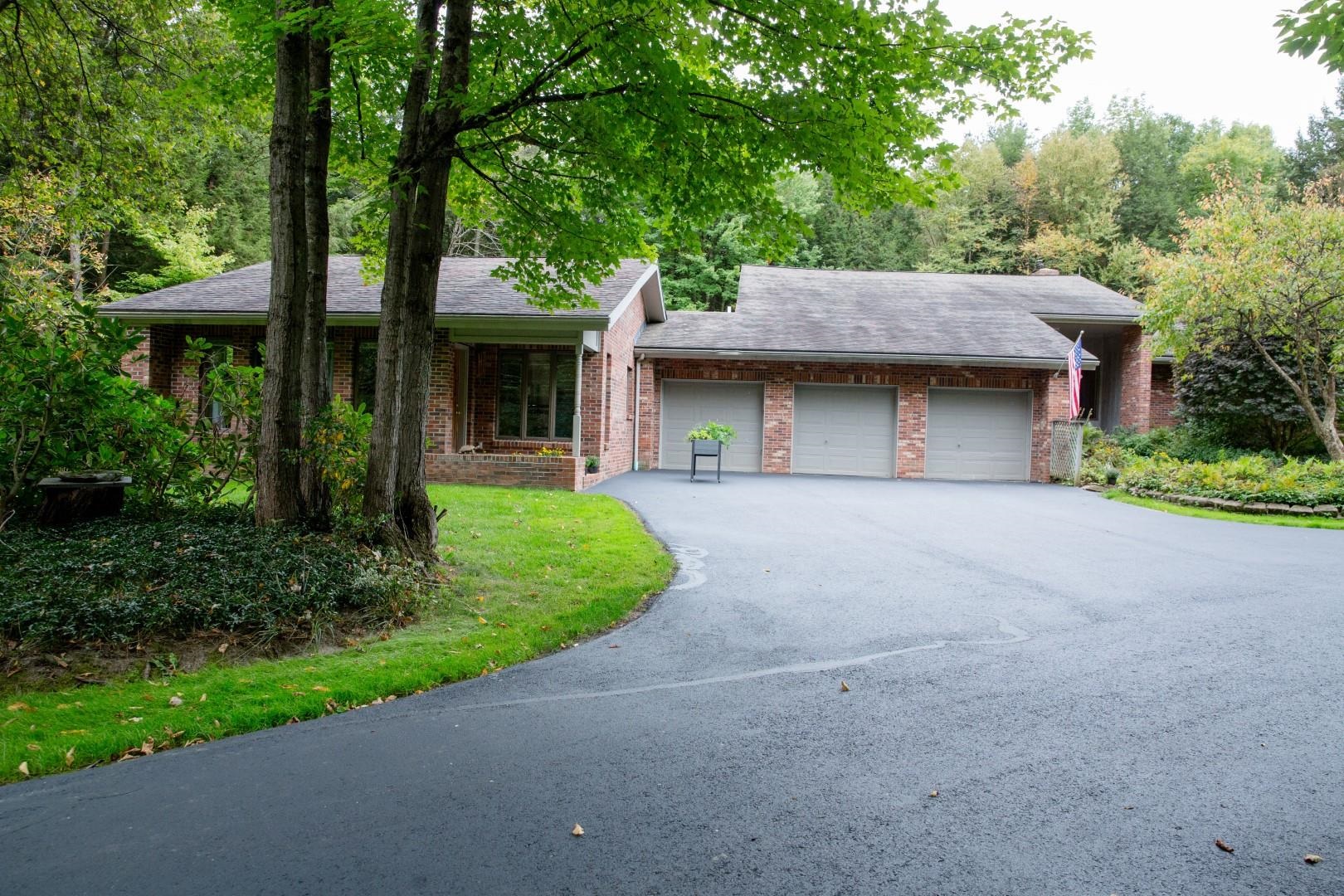 284 Chimney Hill Drive Property Photo 1