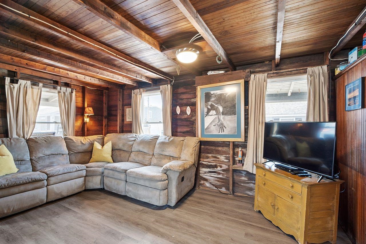 22-24 Perkins Avenue Property Photo 8