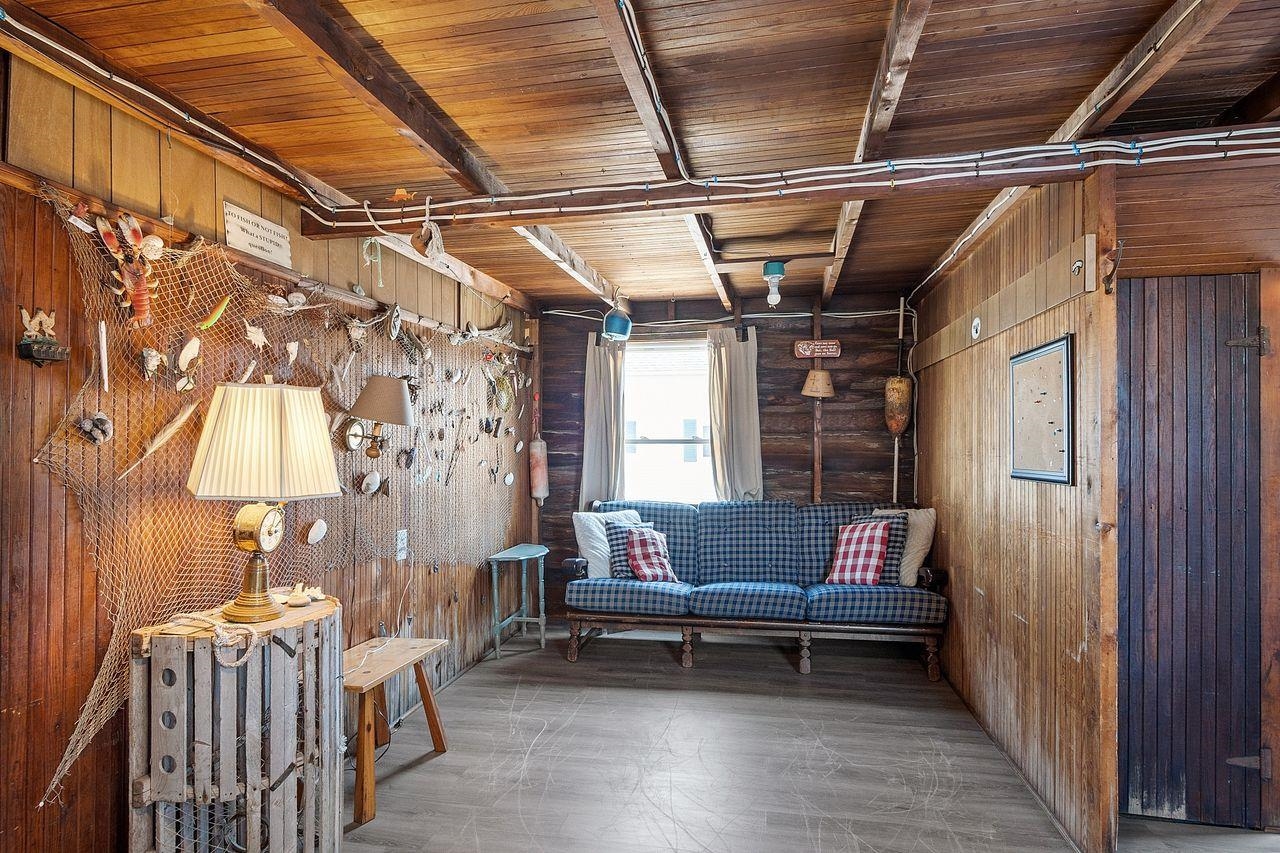 22-24 Perkins Avenue Property Photo 9