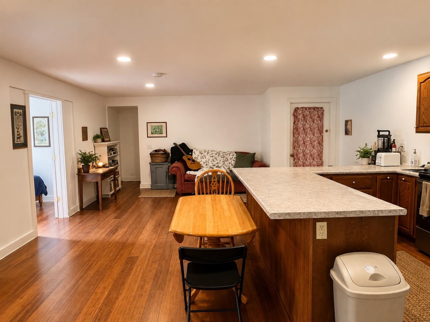 7868 Pomfret Road Property Photo 9