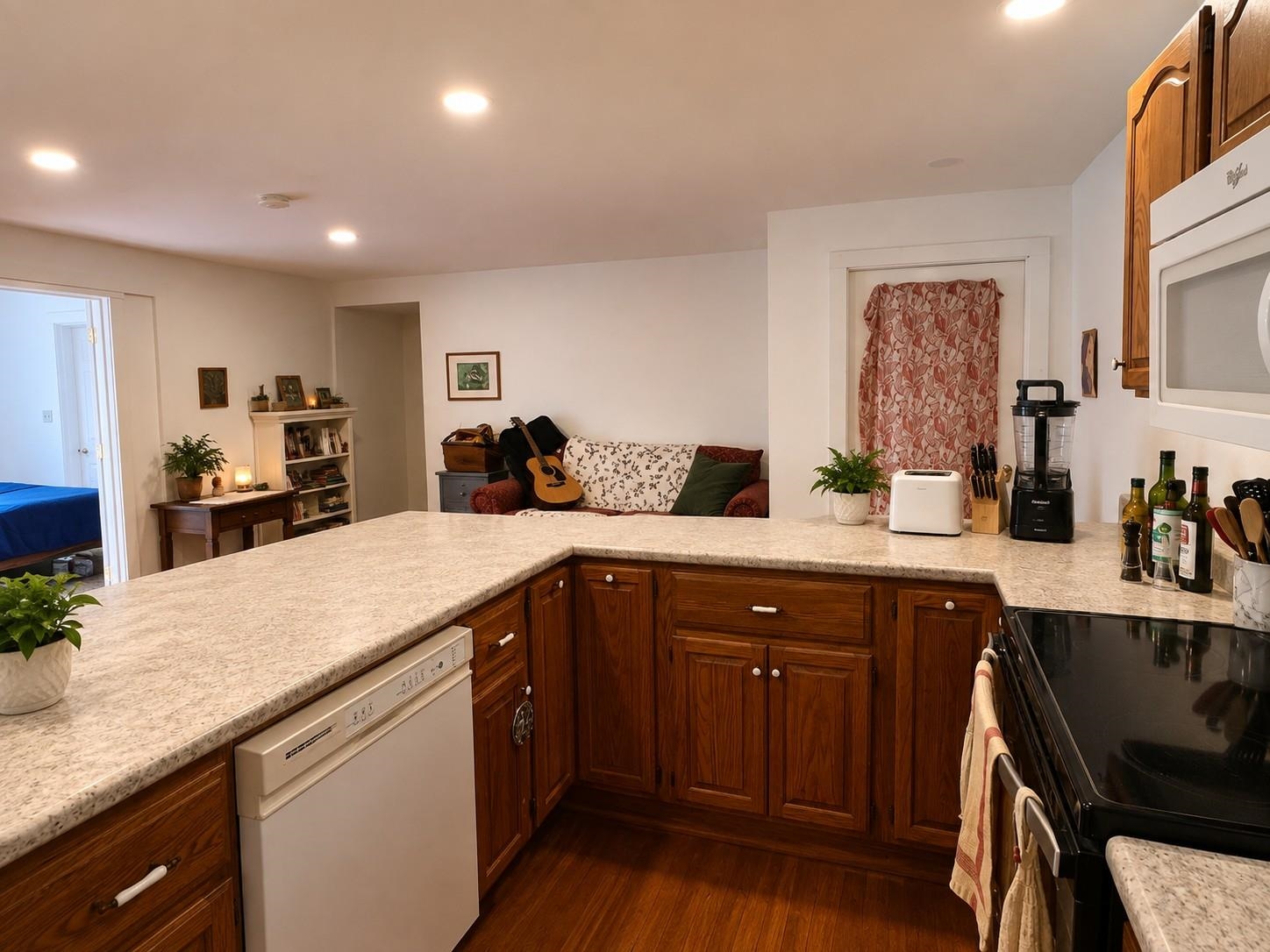7868 Pomfret Road Property Photo 10