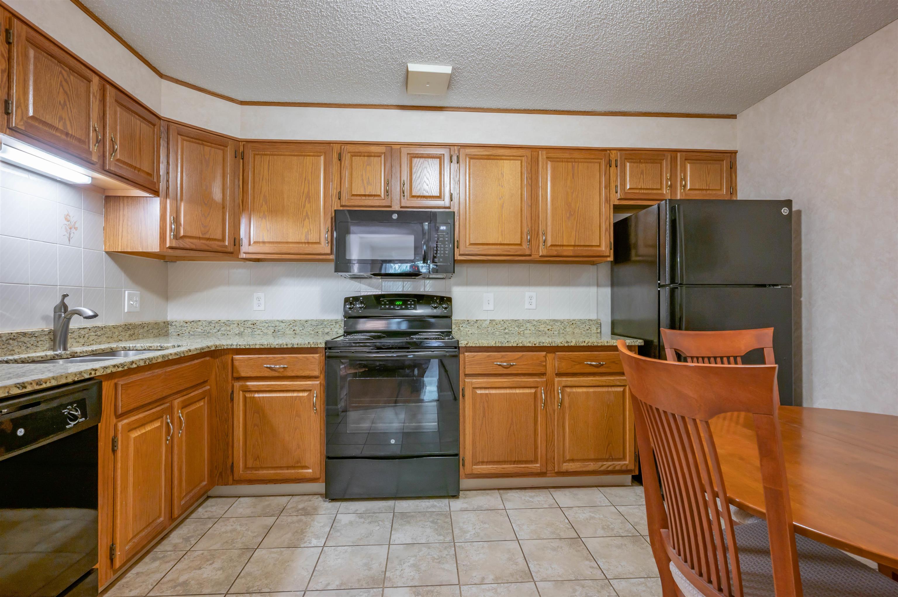 490 River Road Property Photo 7