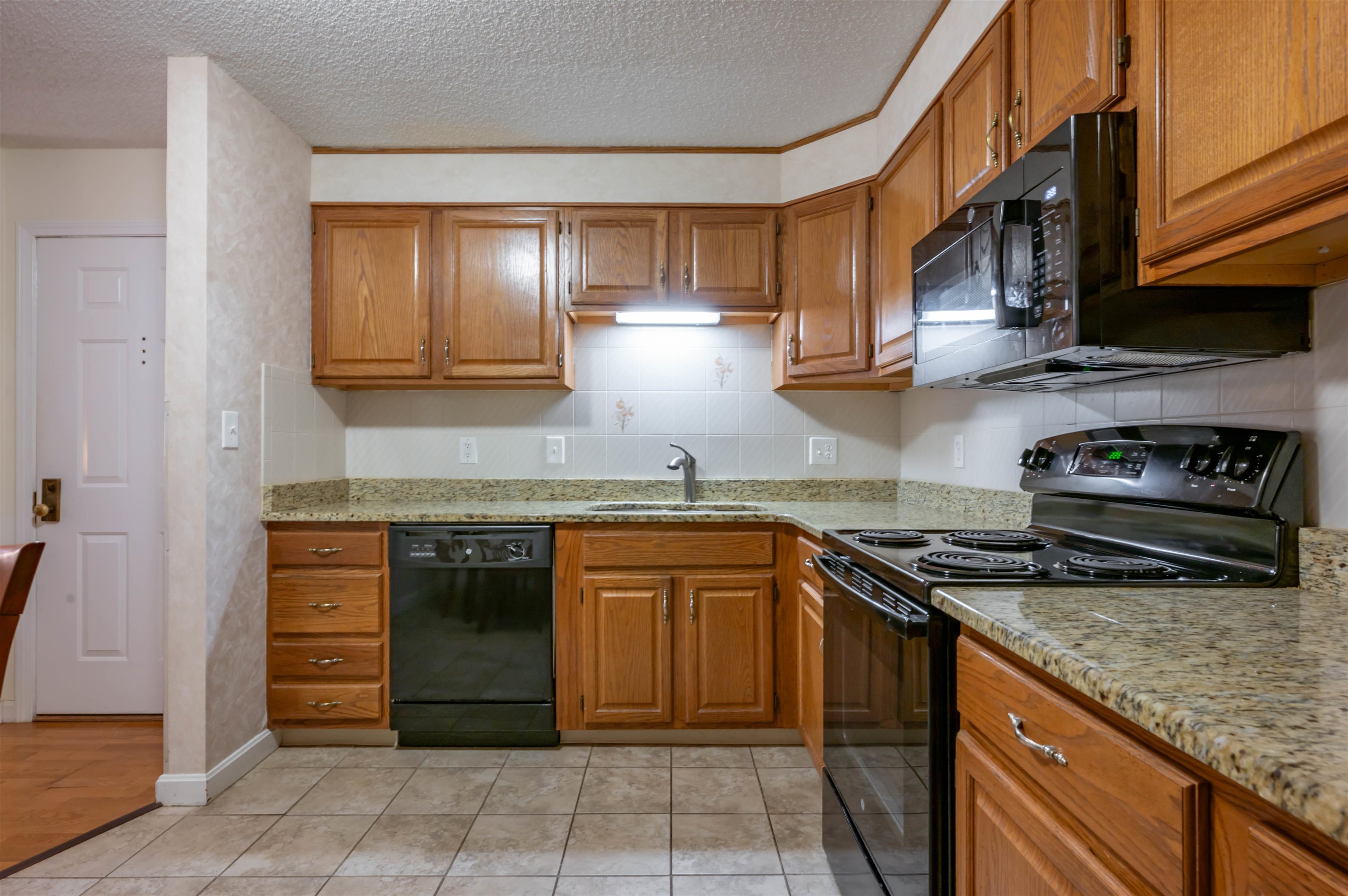 490 River Road Property Photo 8