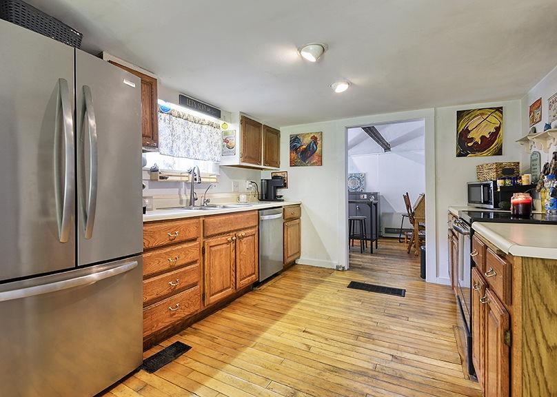 552 Valley Road Property Photo 2